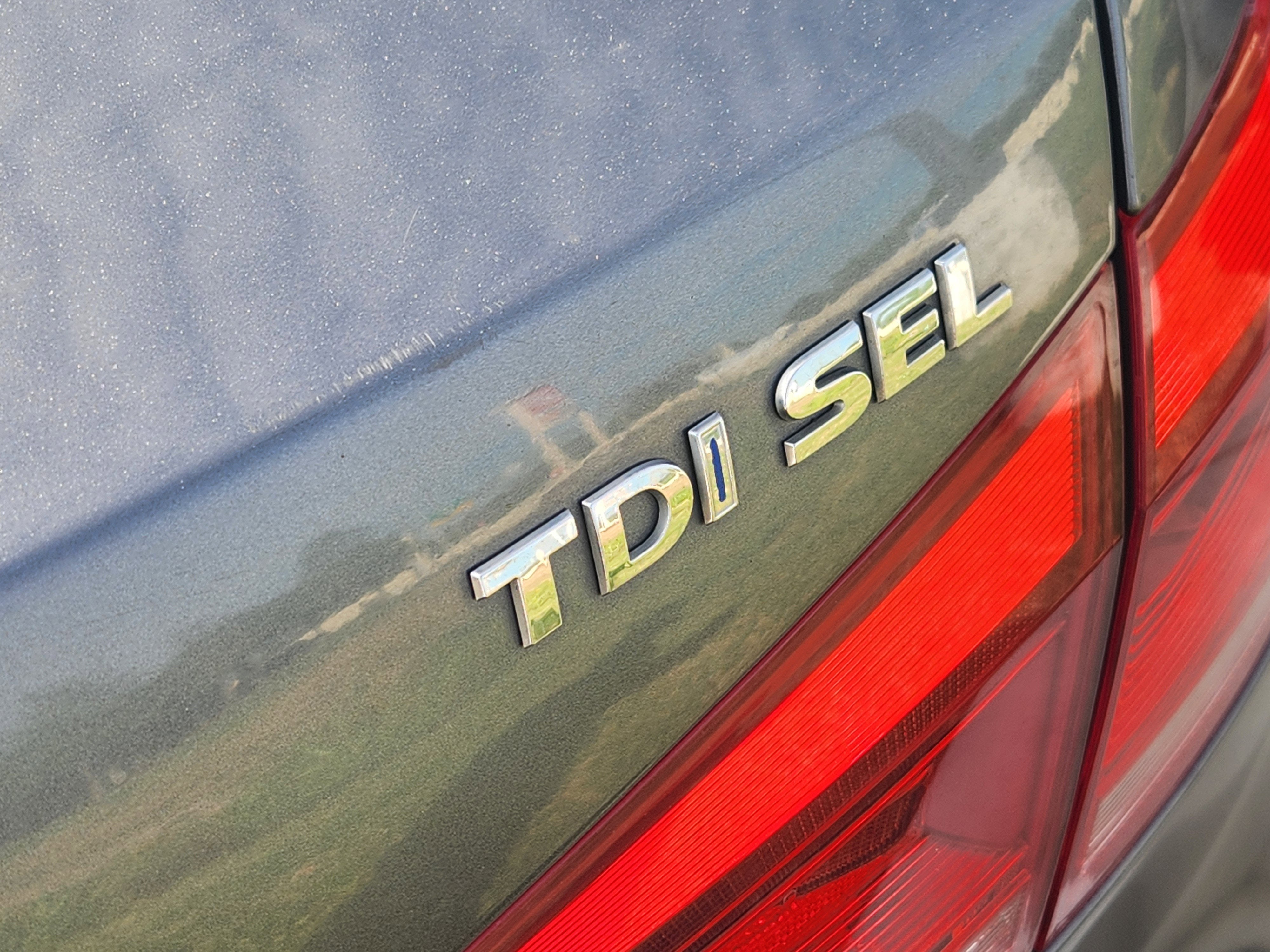 2014 Volkswagen Passat TDI SEL Premium