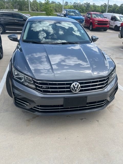 2017 Volkswagen Passat R-Line w/Comfort Pkg