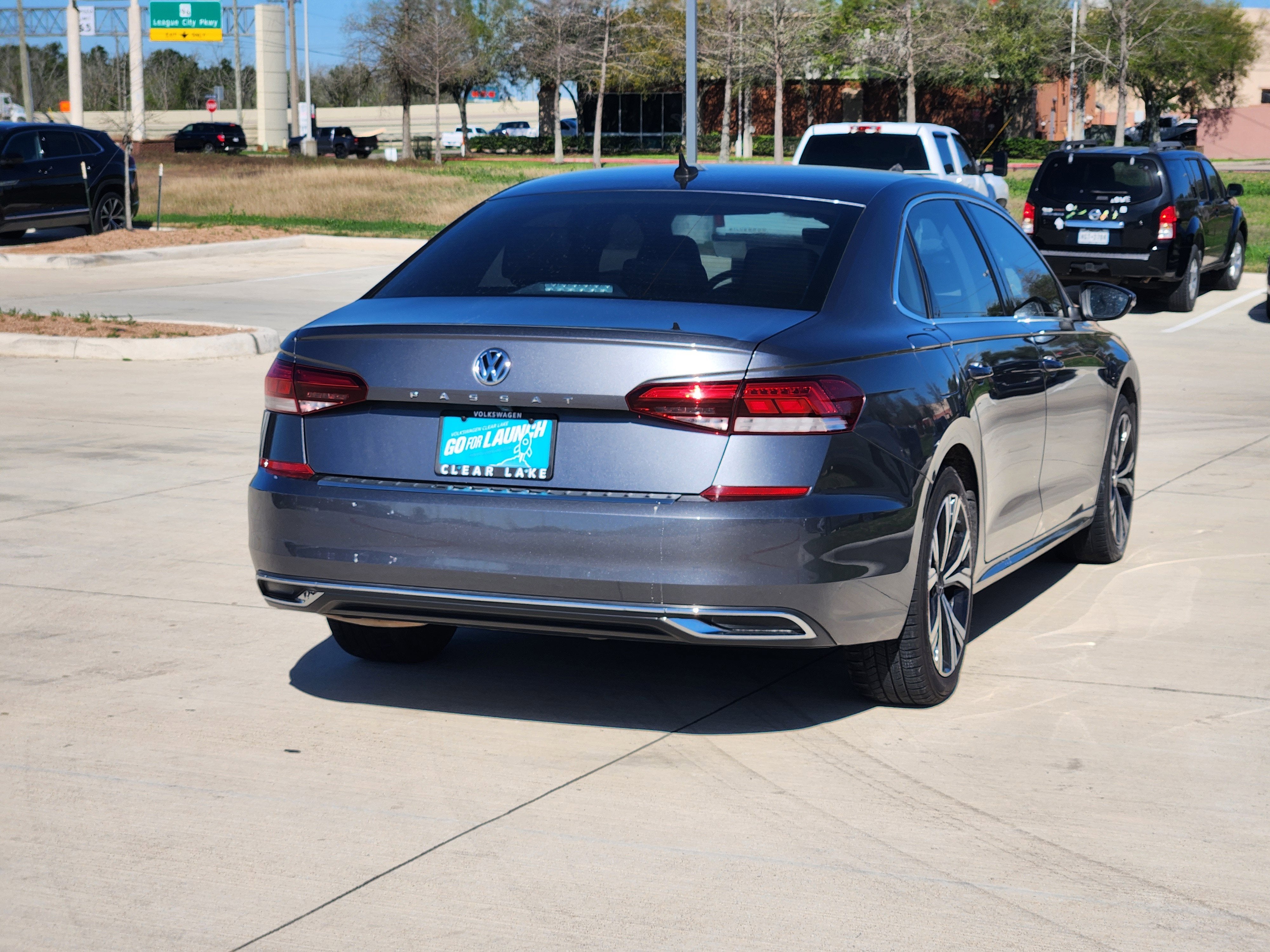 2022 Volkswagen Passat 2.0T SE