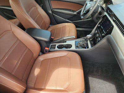 2022 Volkswagen Passat 2.0T SE