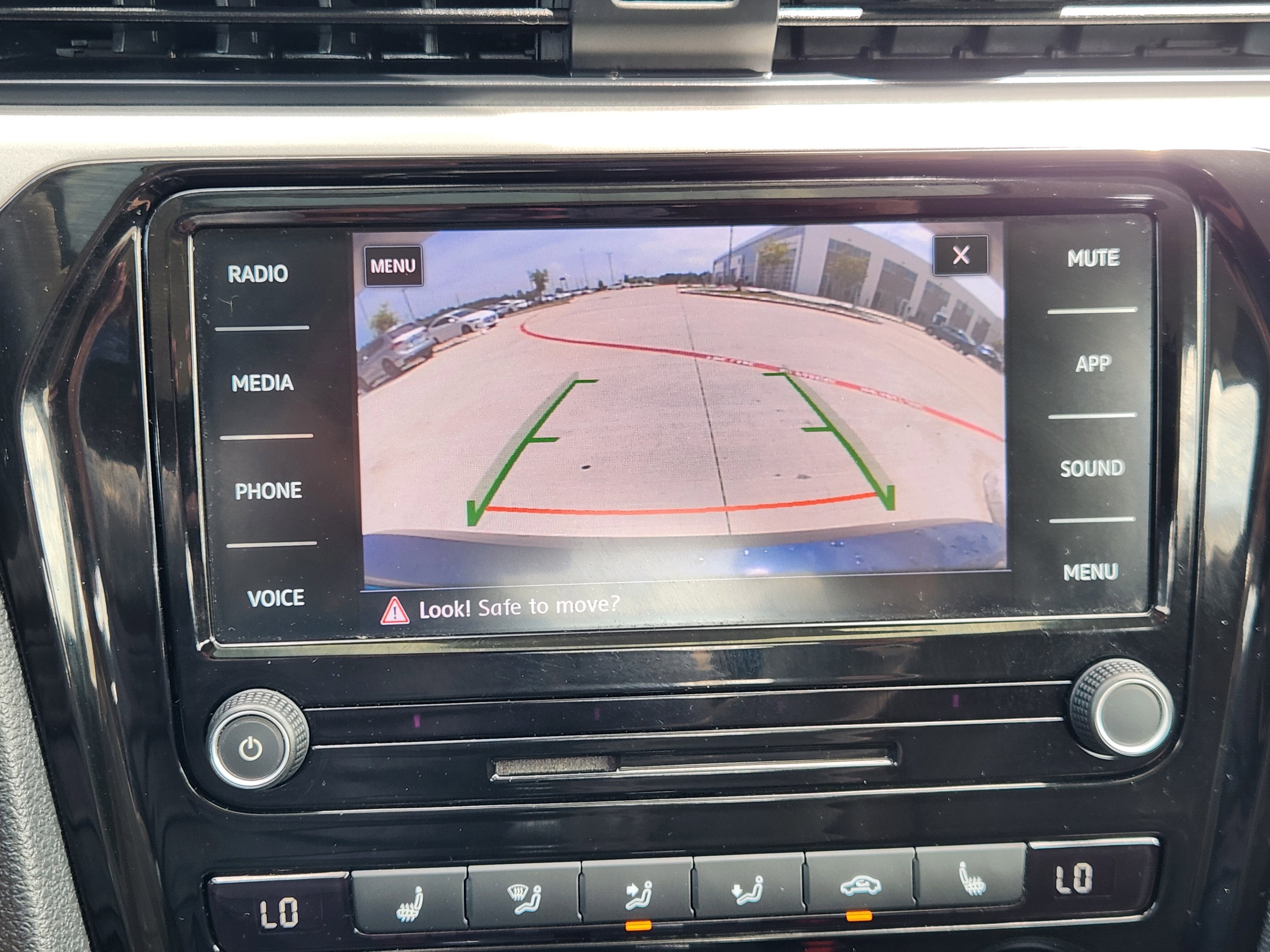 2022 Volkswagen Passat 2.0T SE