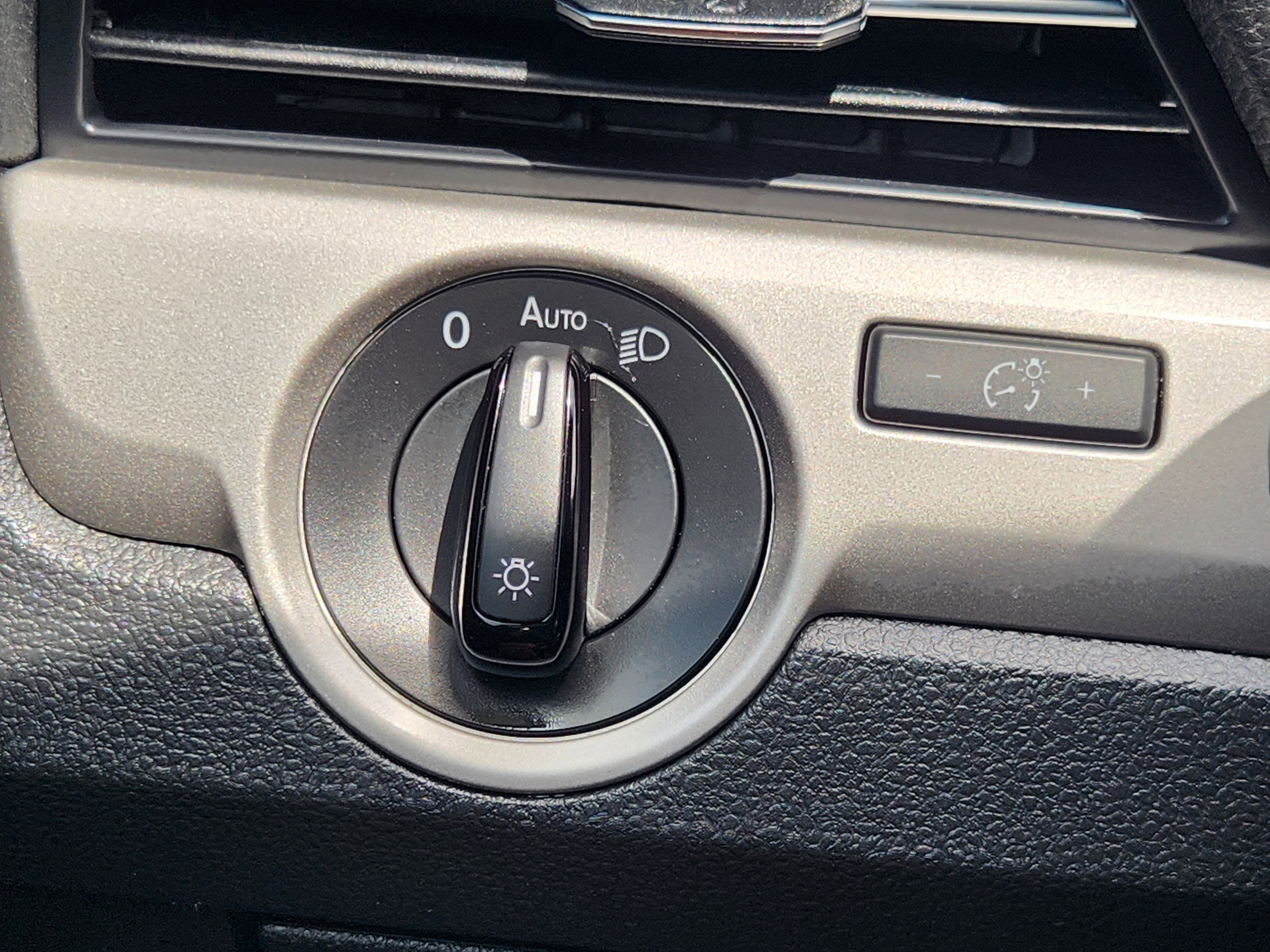 2022 Volkswagen Passat 2.0T SE