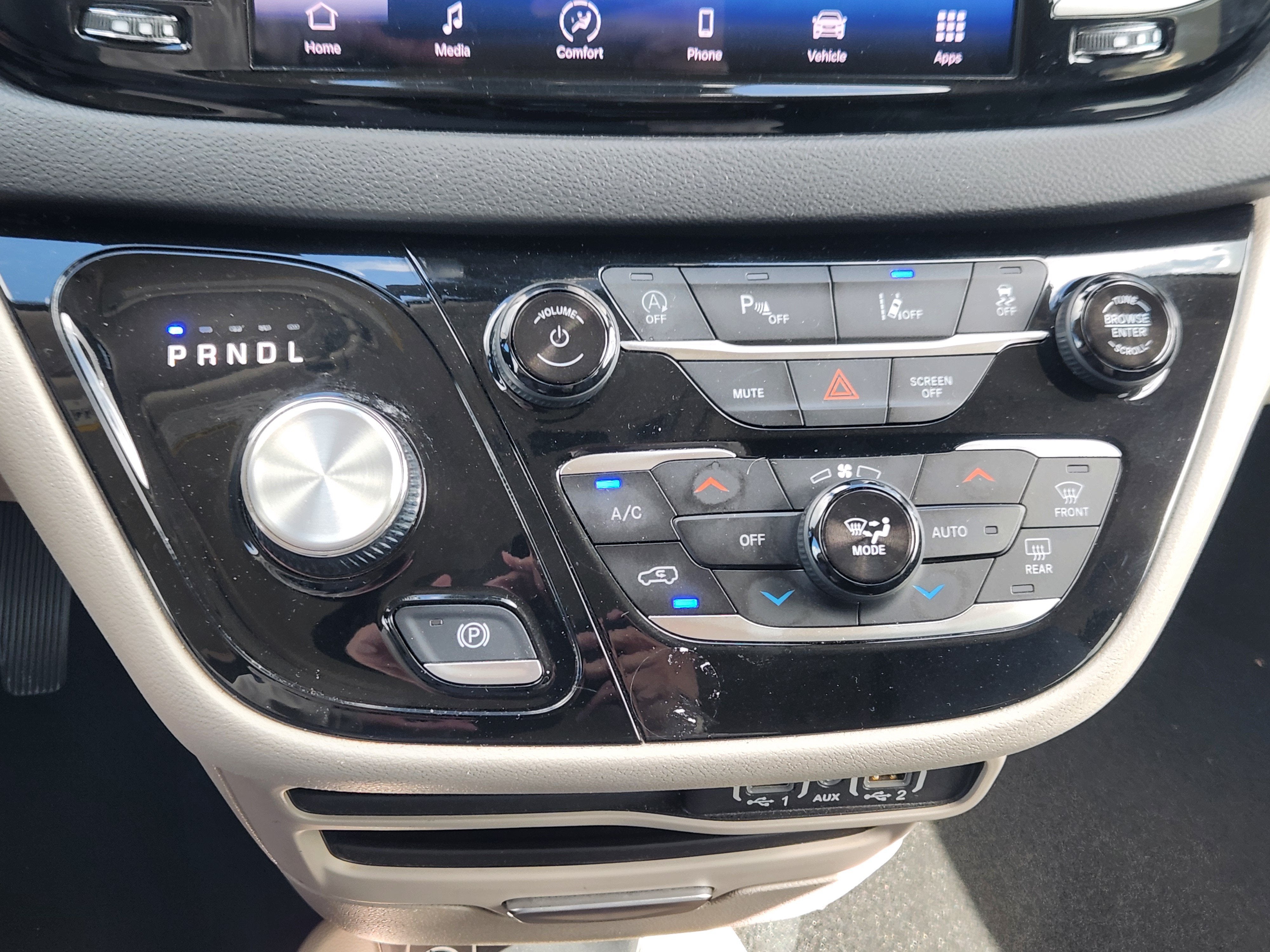 2024 Chrysler Pacifica Touring L