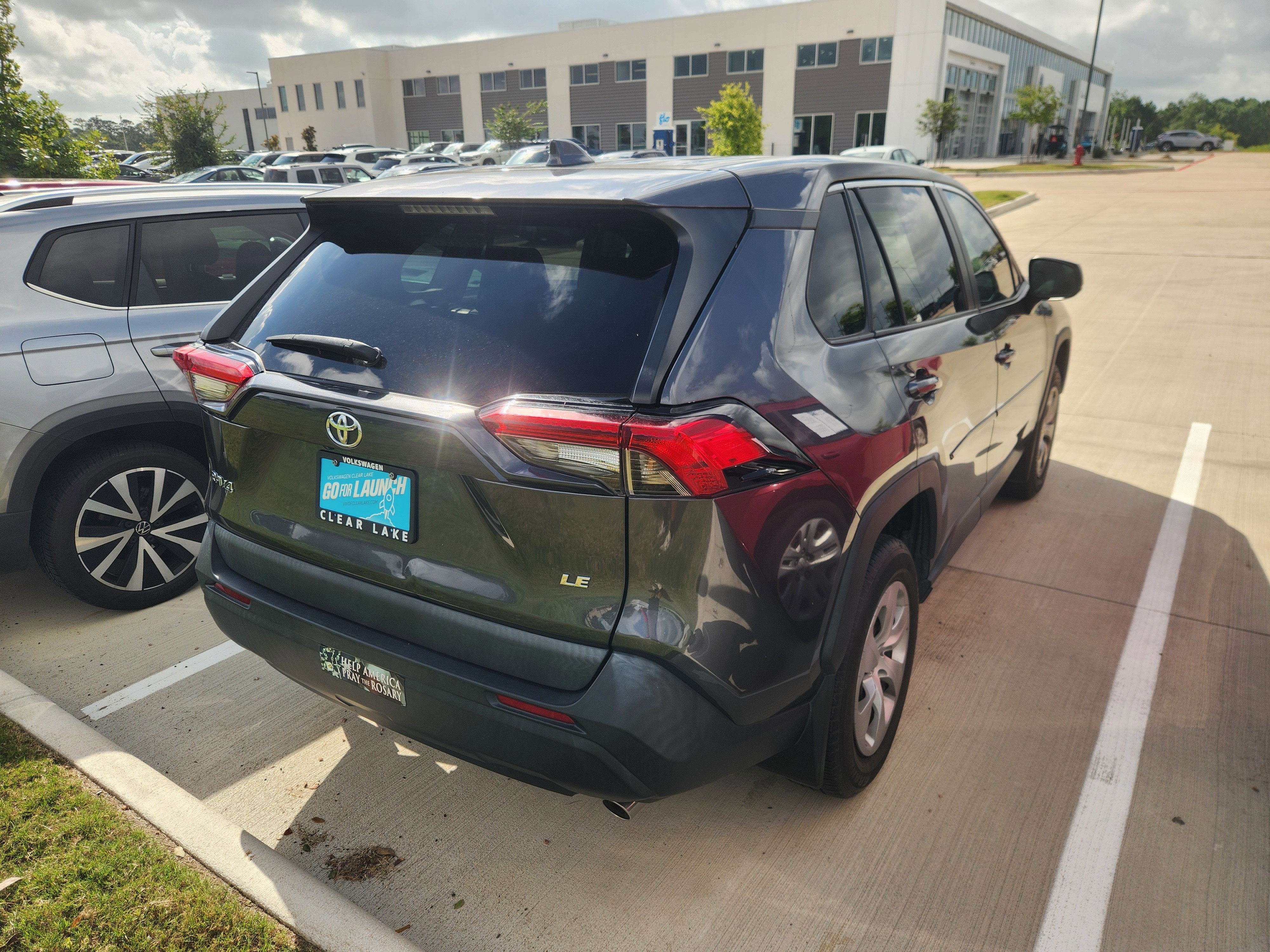 2023 Toyota RAV4 LE