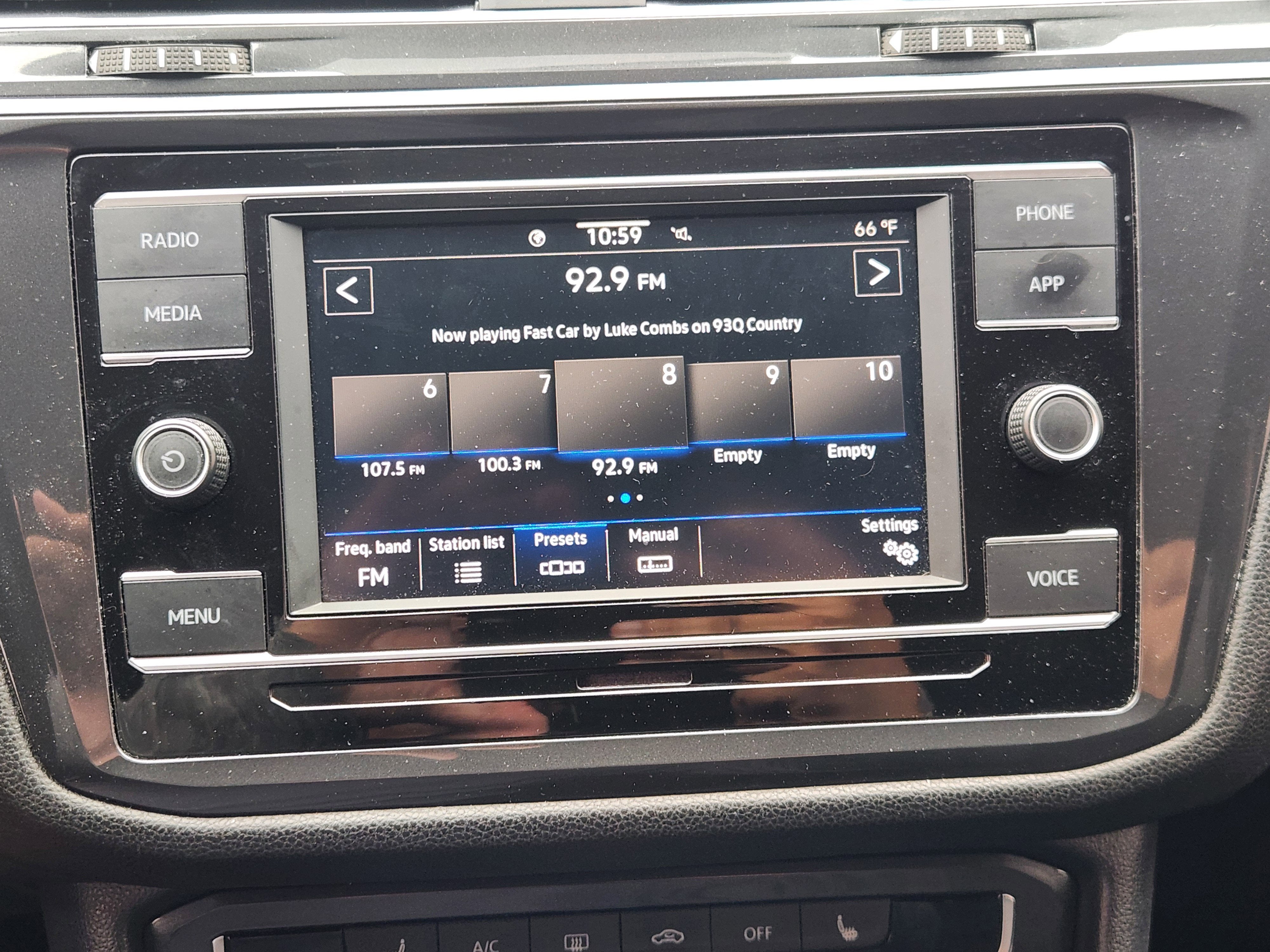 2022 Volkswagen Tiguan S