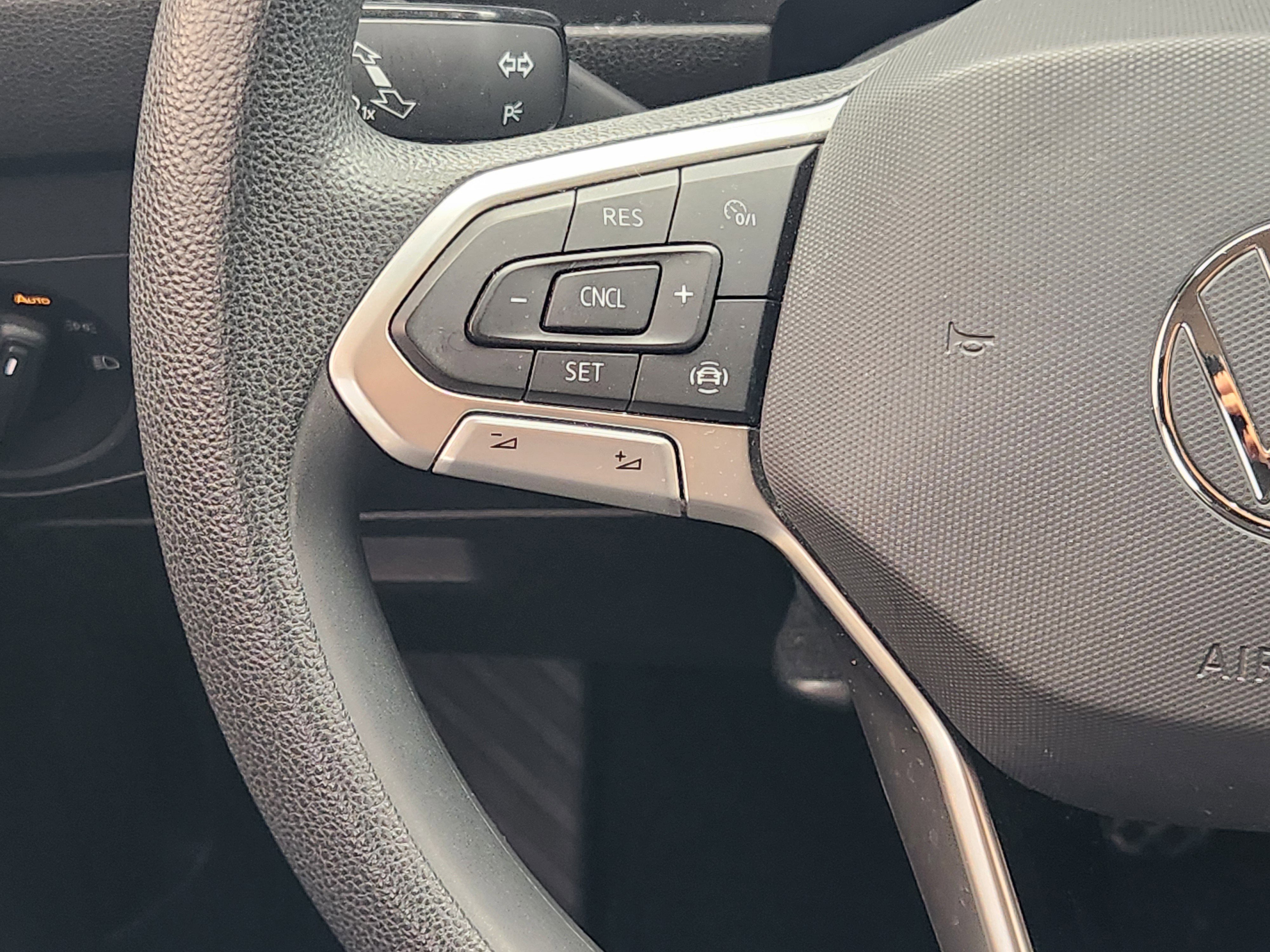 2022 Volkswagen Tiguan S
