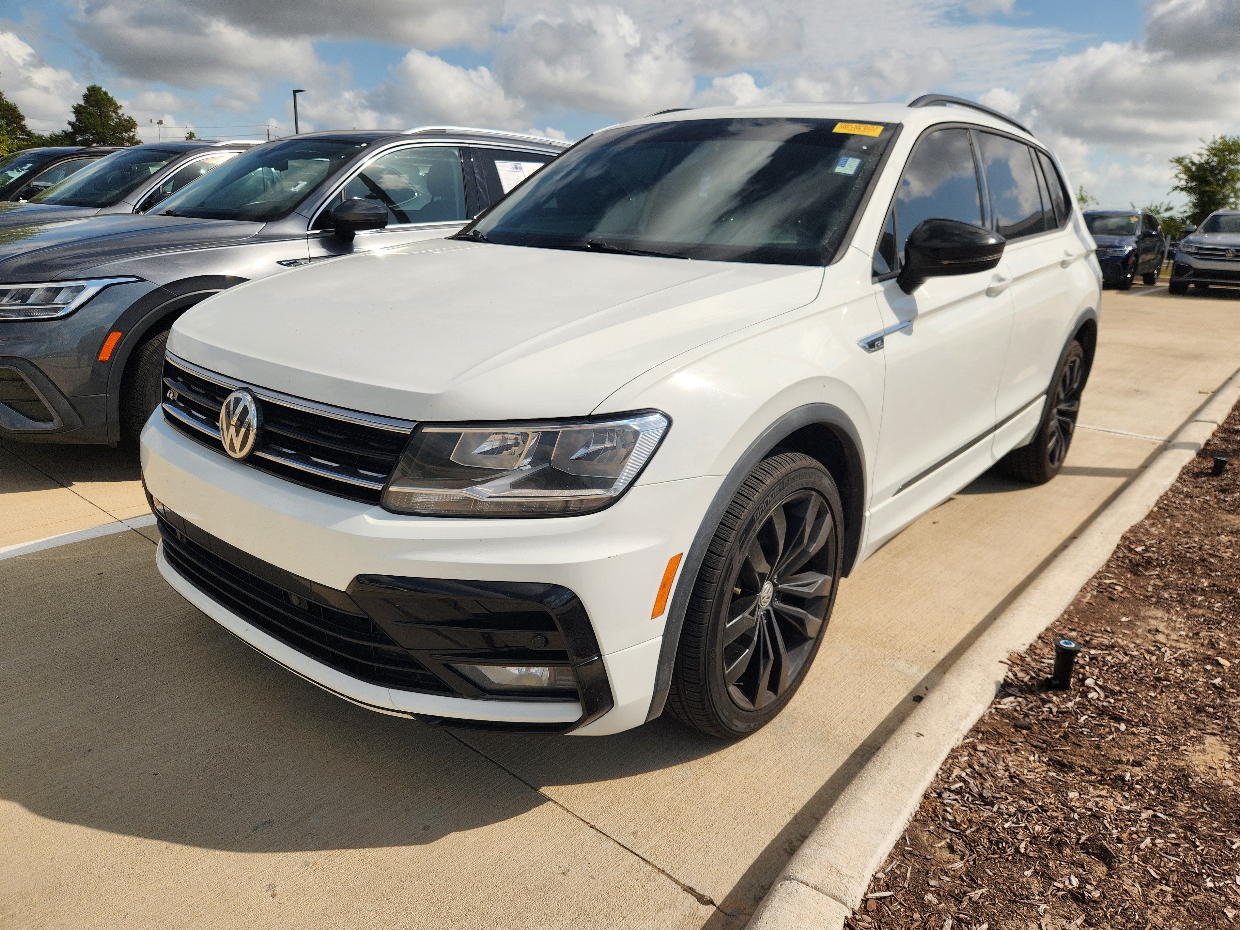 2020 Volkswagen Tiguan SE R-Line Black