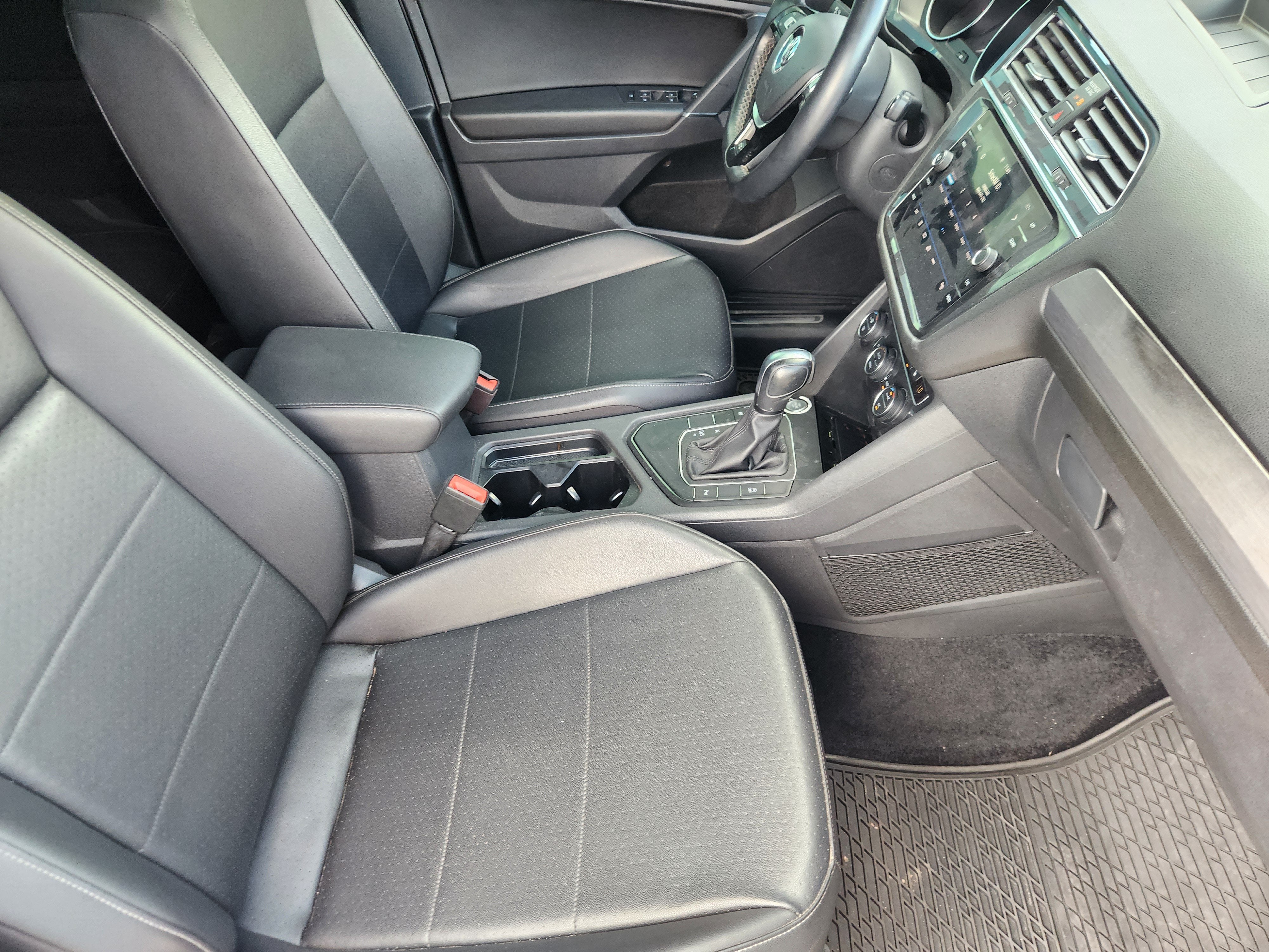 2020 Volkswagen Tiguan SE R-Line Black