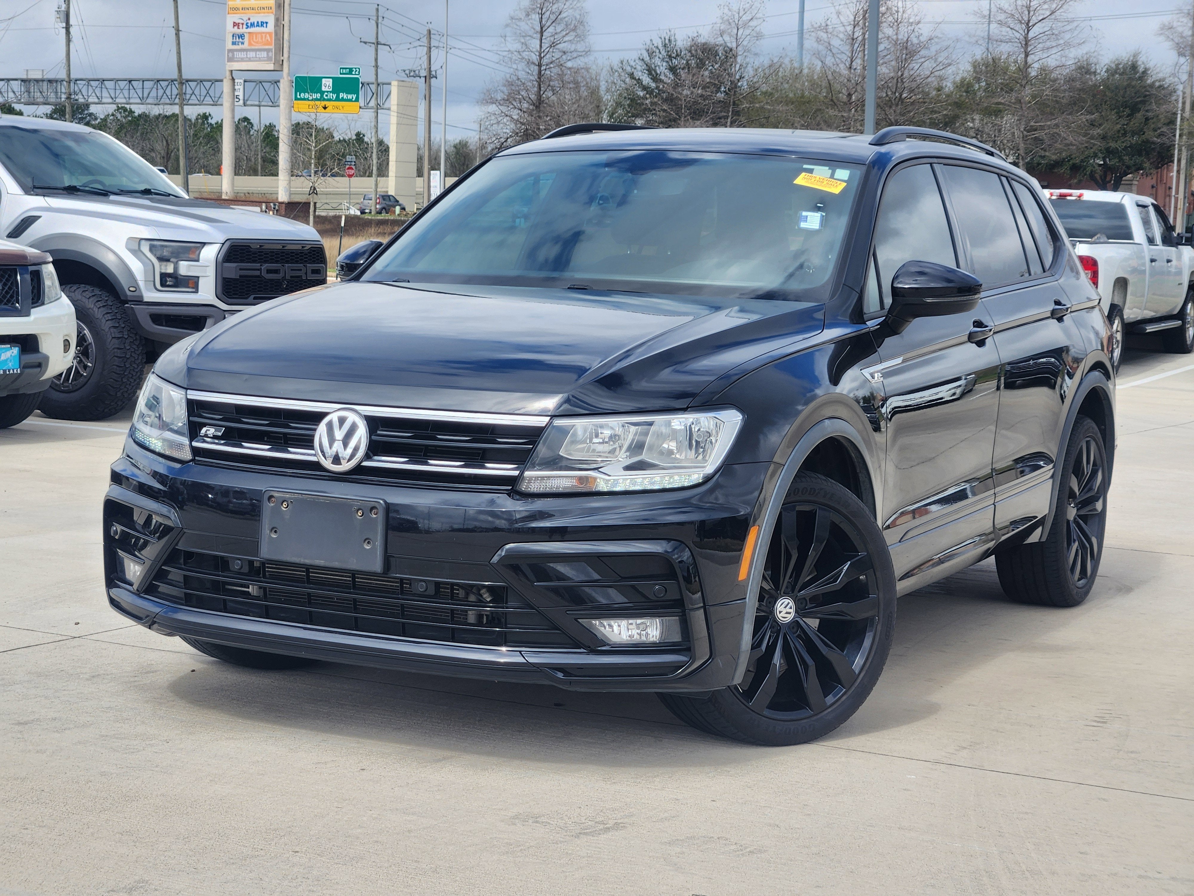 2021 Volkswagen Tiguan SE R-Line Black