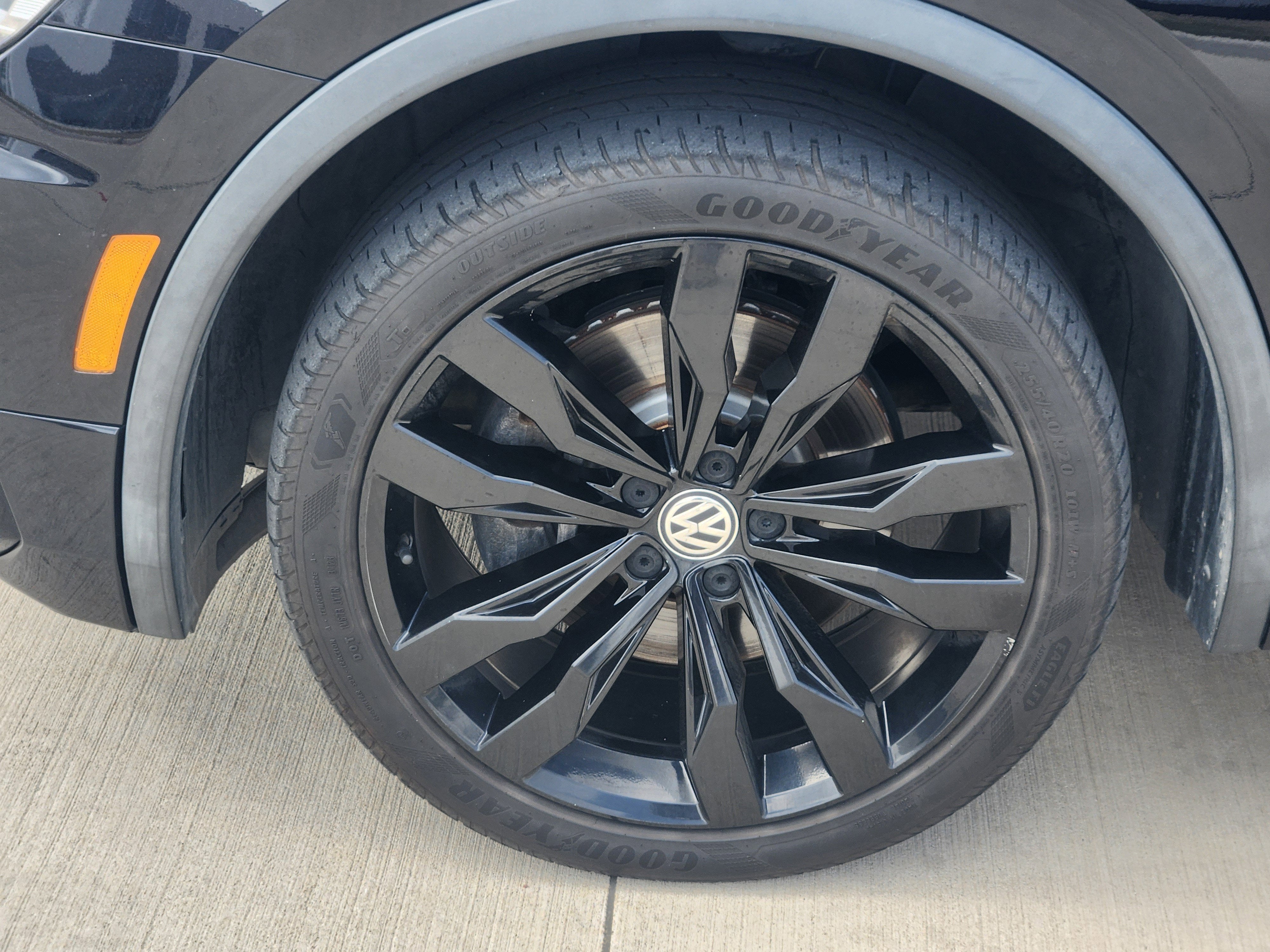 2021 Volkswagen Tiguan SE R-Line Black