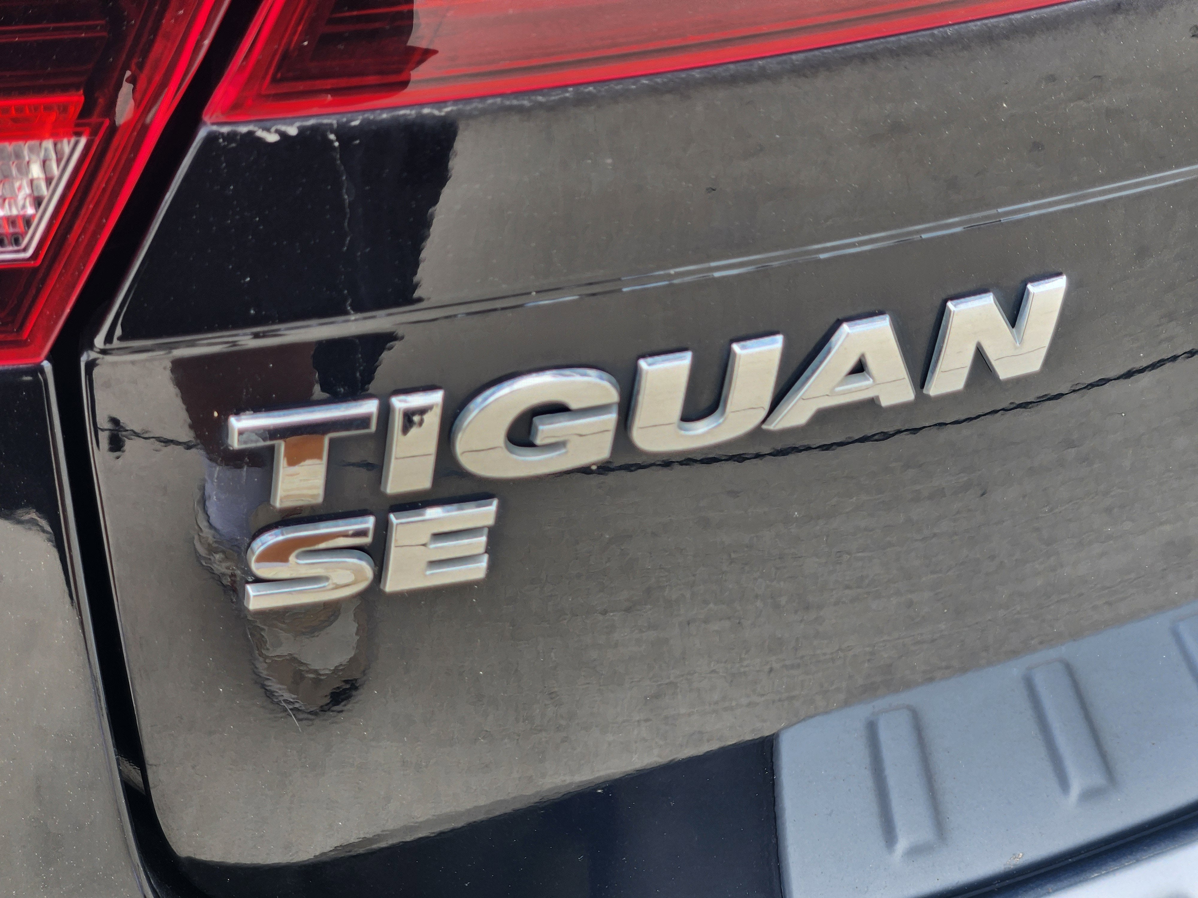 2021 Volkswagen Tiguan SE R-Line Black