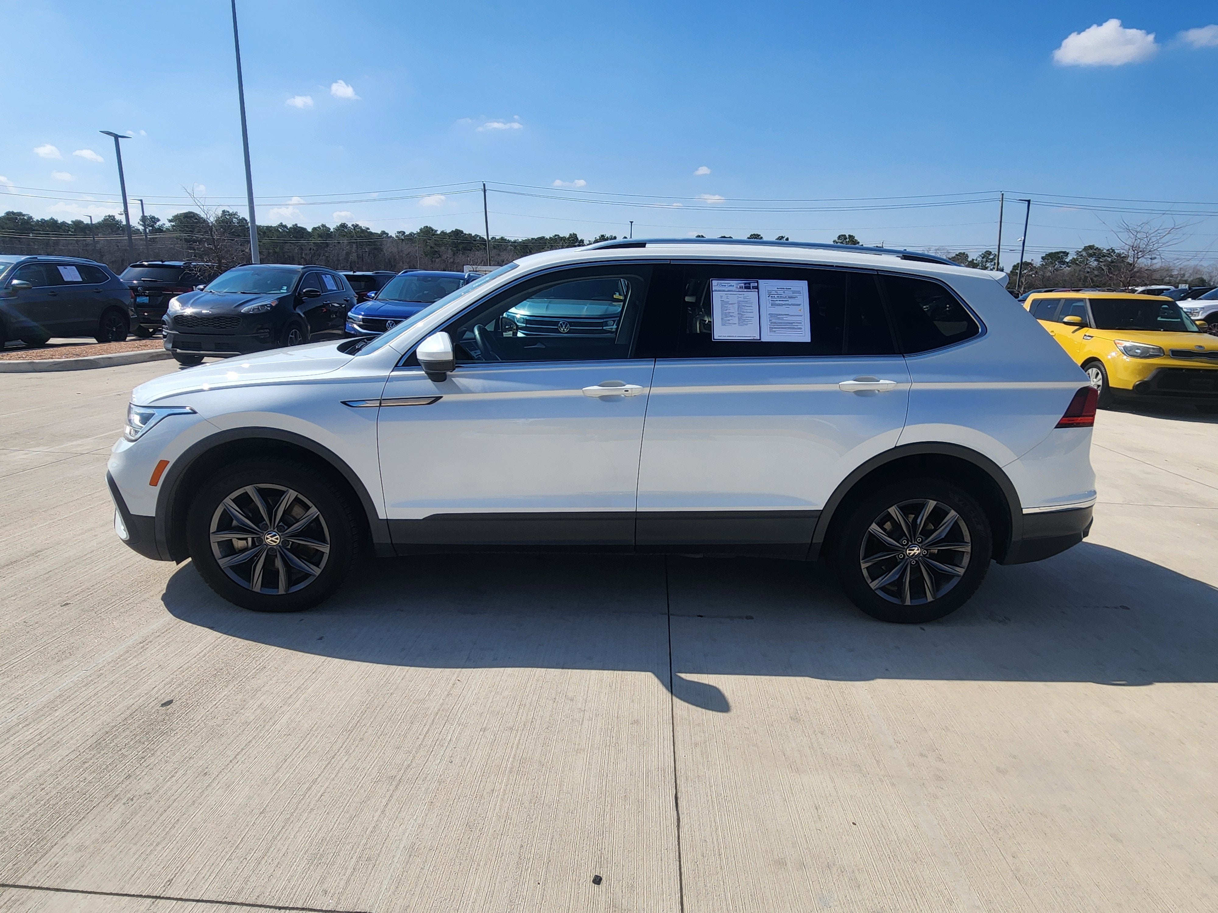 2023 Volkswagen Tiguan SE