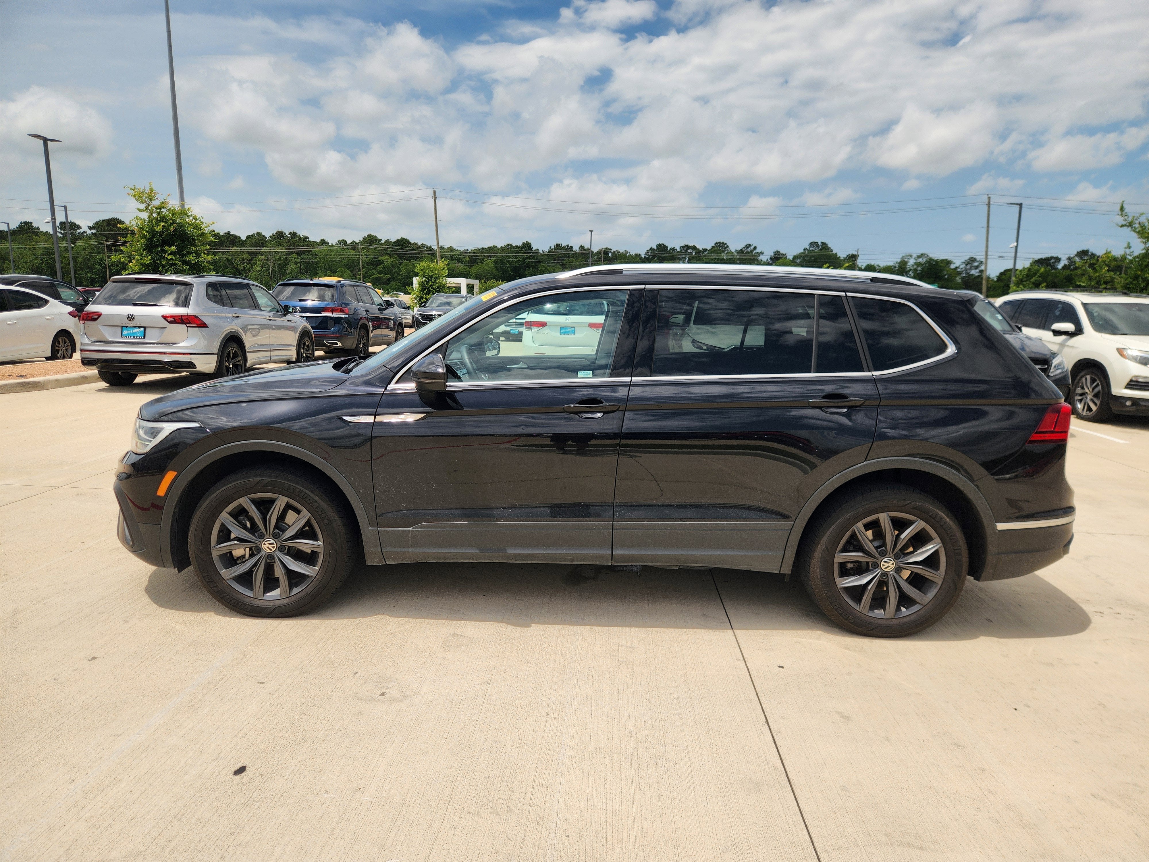 2023 Volkswagen Tiguan SE