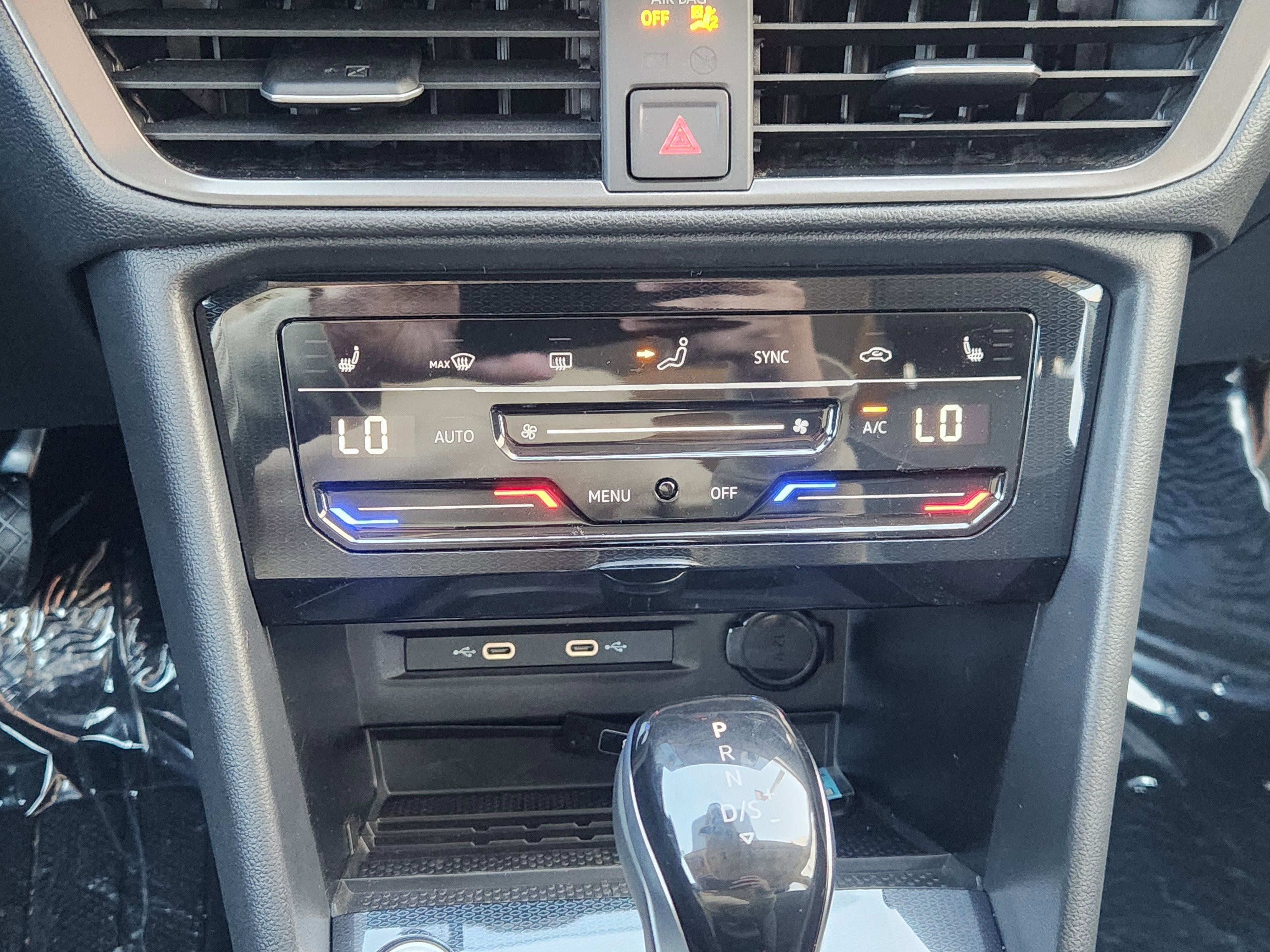 2026 Volkswagen Taos SE Black