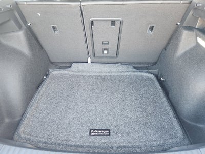 2026 Volkswagen Taos SE Black