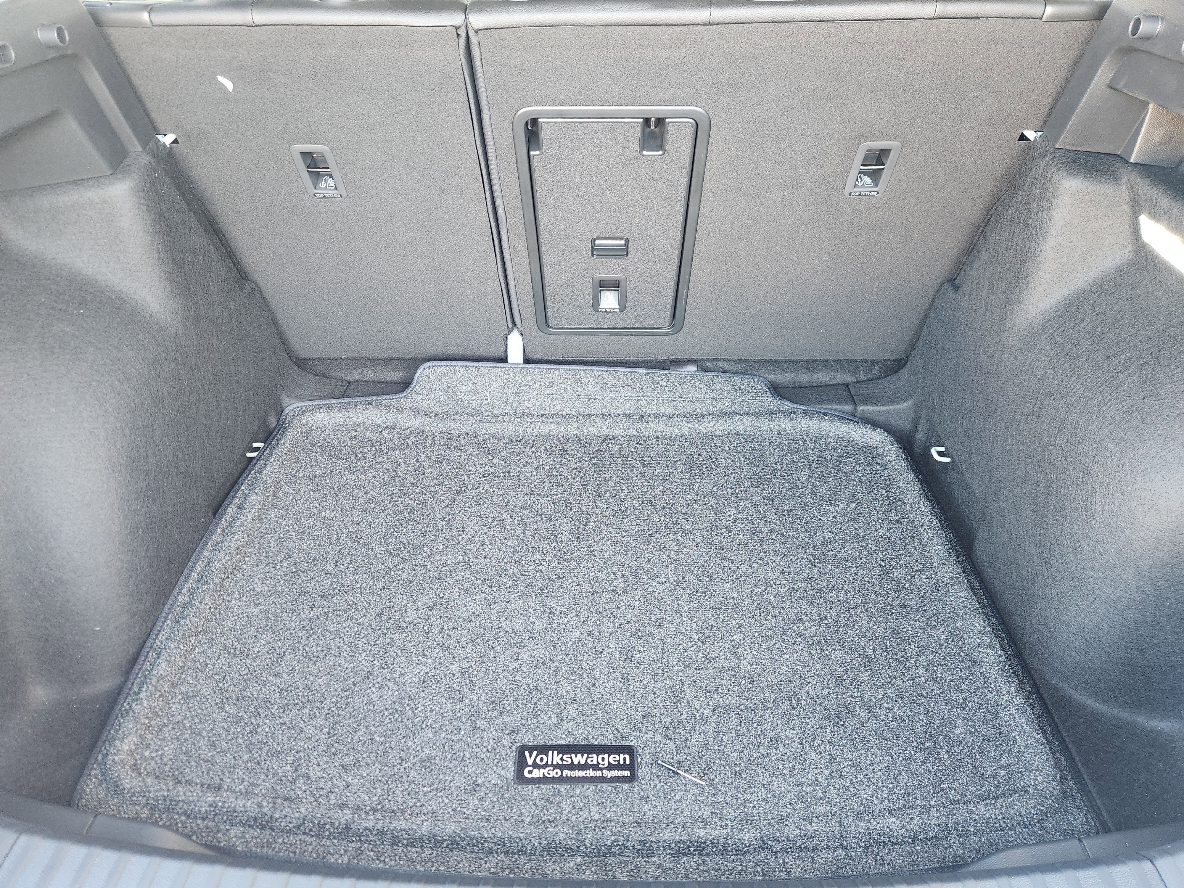 2026 Volkswagen Taos SE Black