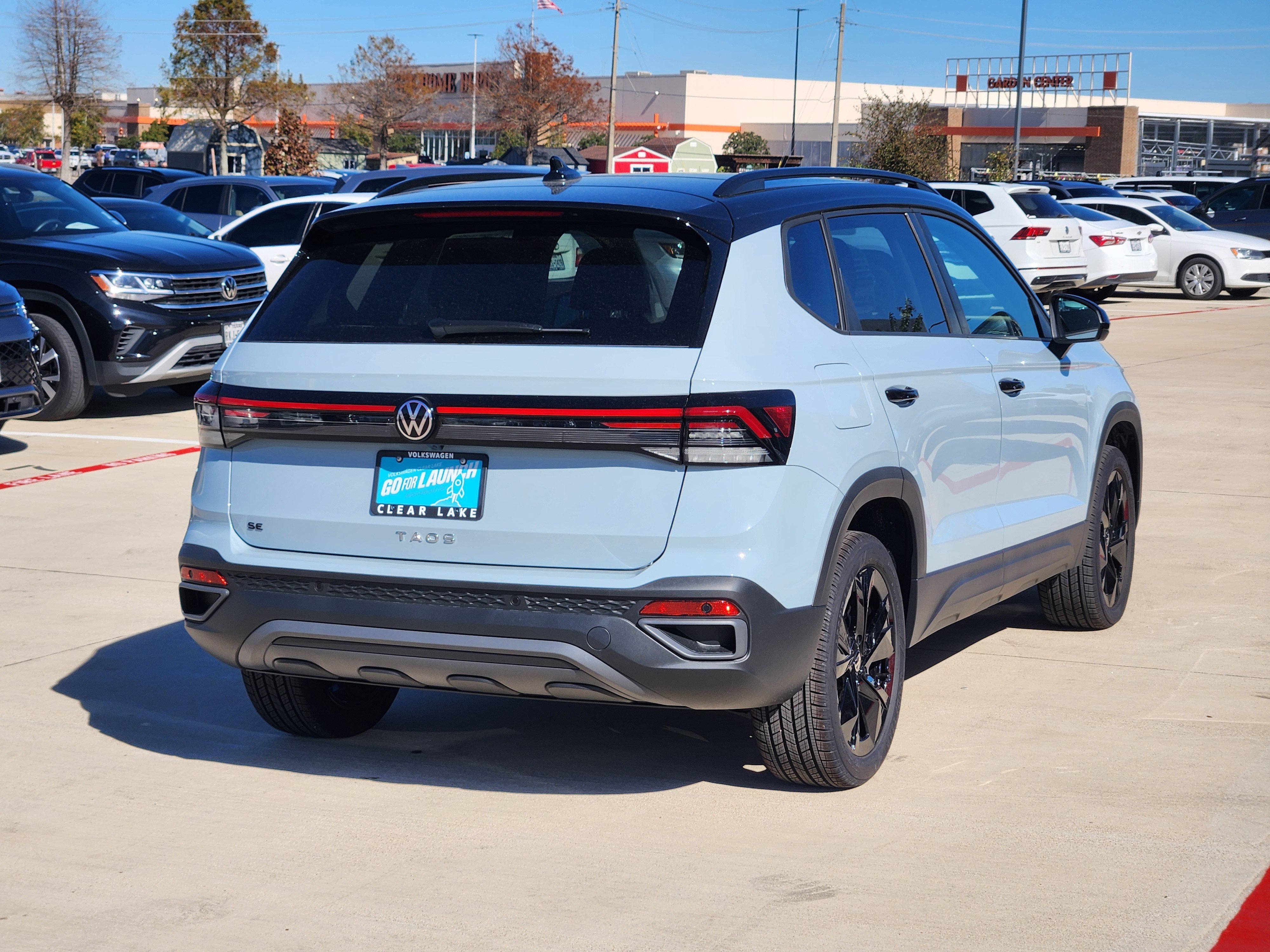 2026 Volkswagen Taos SE Black