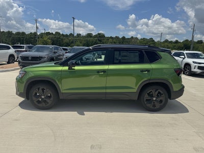 2025 Volkswagen Taos SE Black