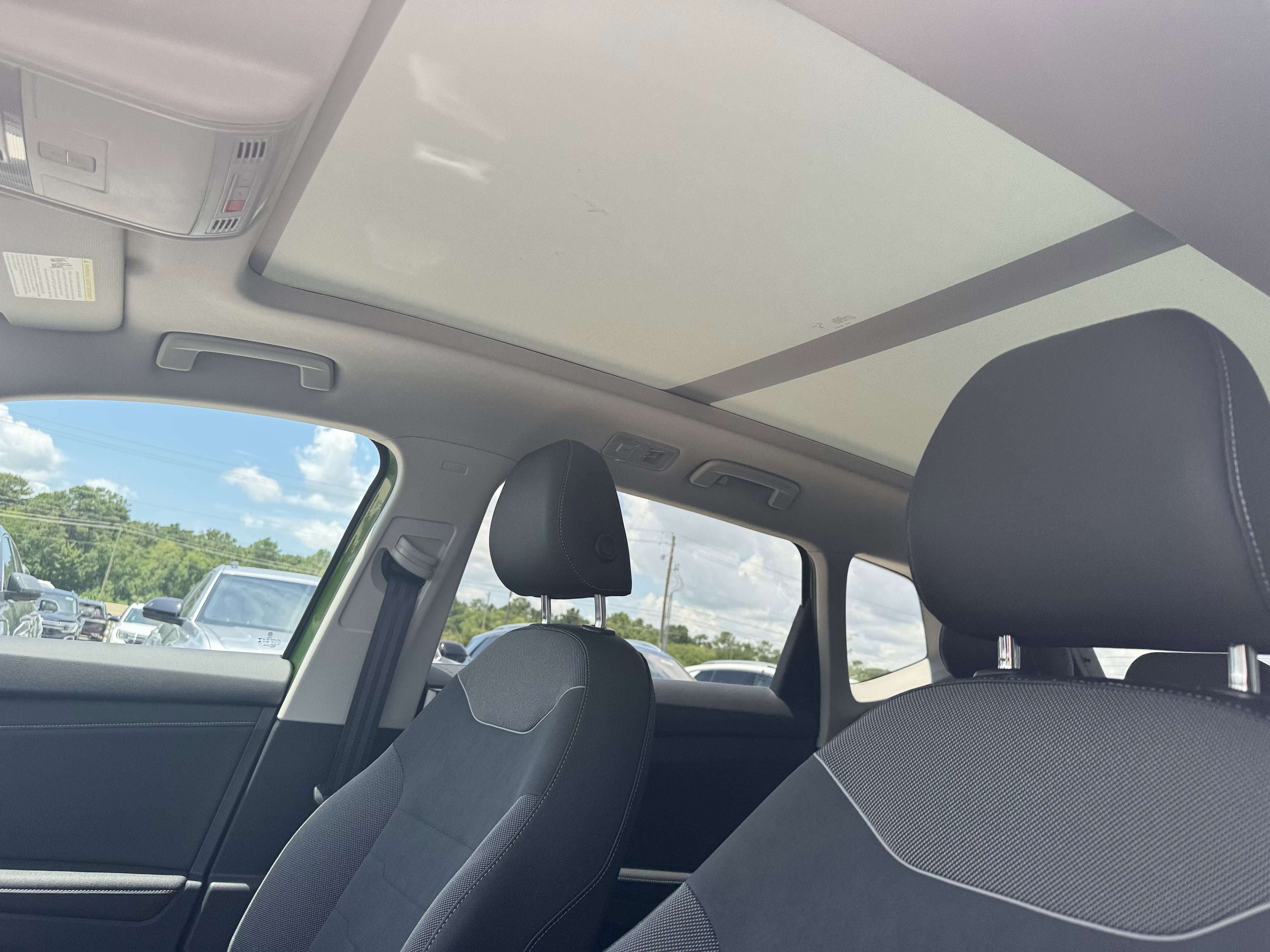 2025 Volkswagen Taos SE Black