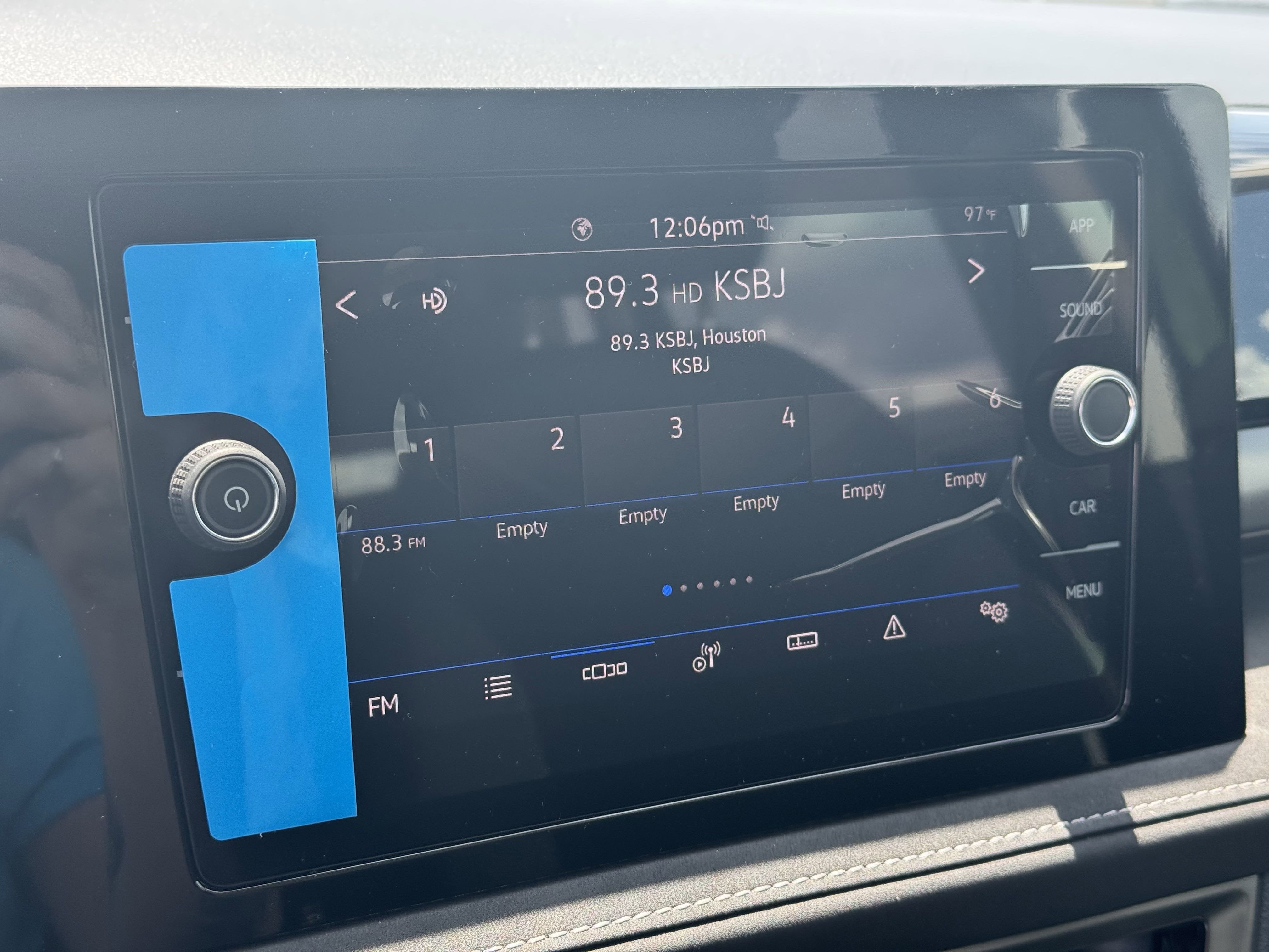 2025 Volkswagen Taos SE Black