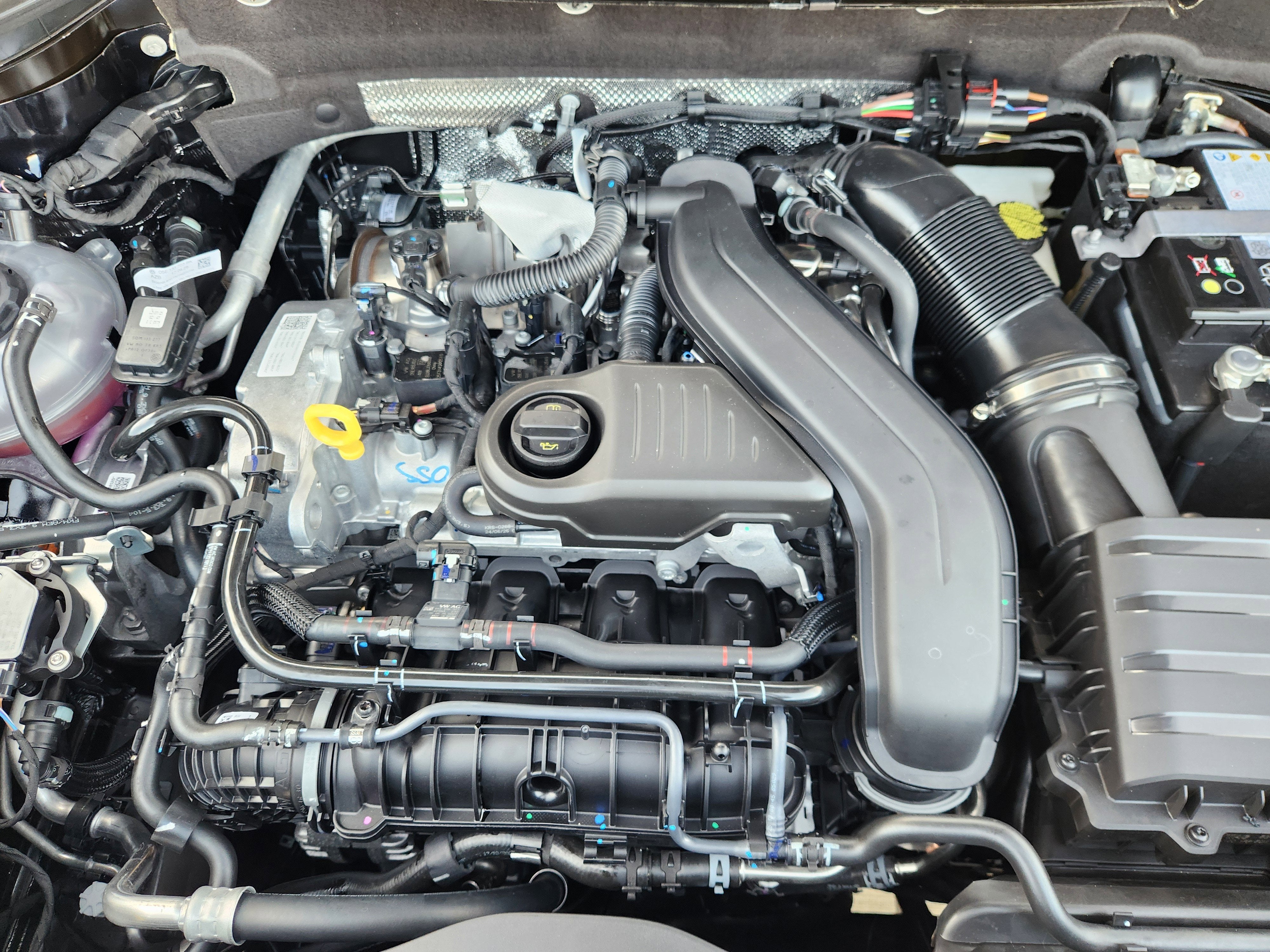 2026 Volkswagen Taos SE Black