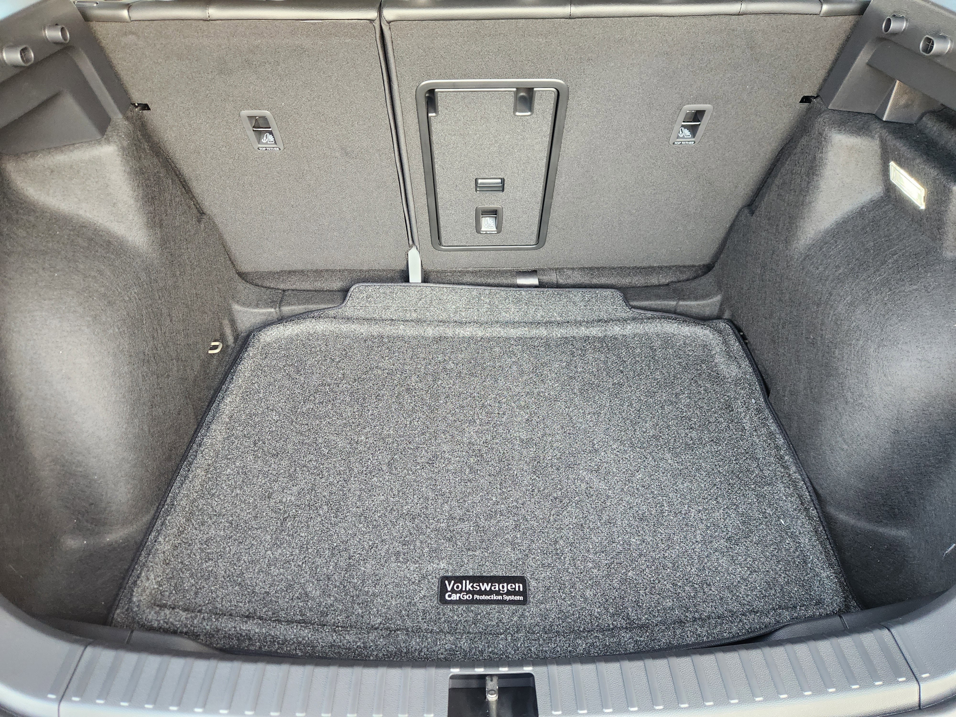 2026 Volkswagen Taos SE Black