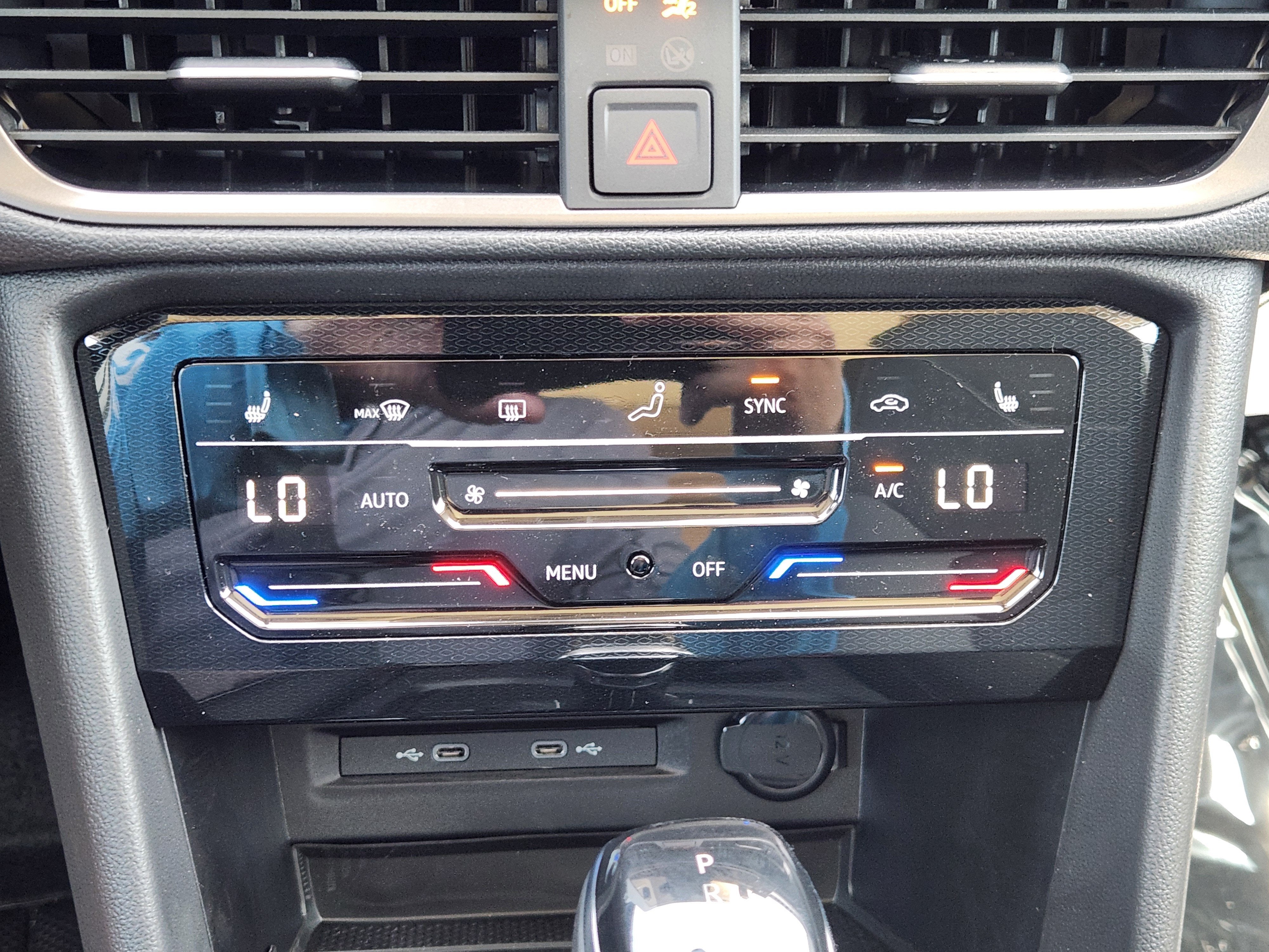 2026 Volkswagen Taos SE Black