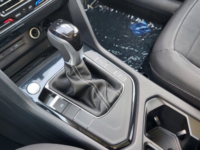 2025 Volkswagen Taos SE Black