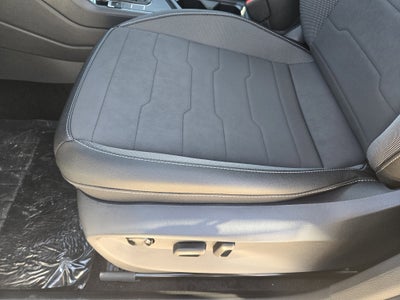 2026 Volkswagen Taos SE Black