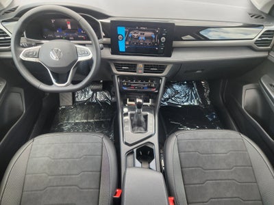 2026 Volkswagen Taos SE Black