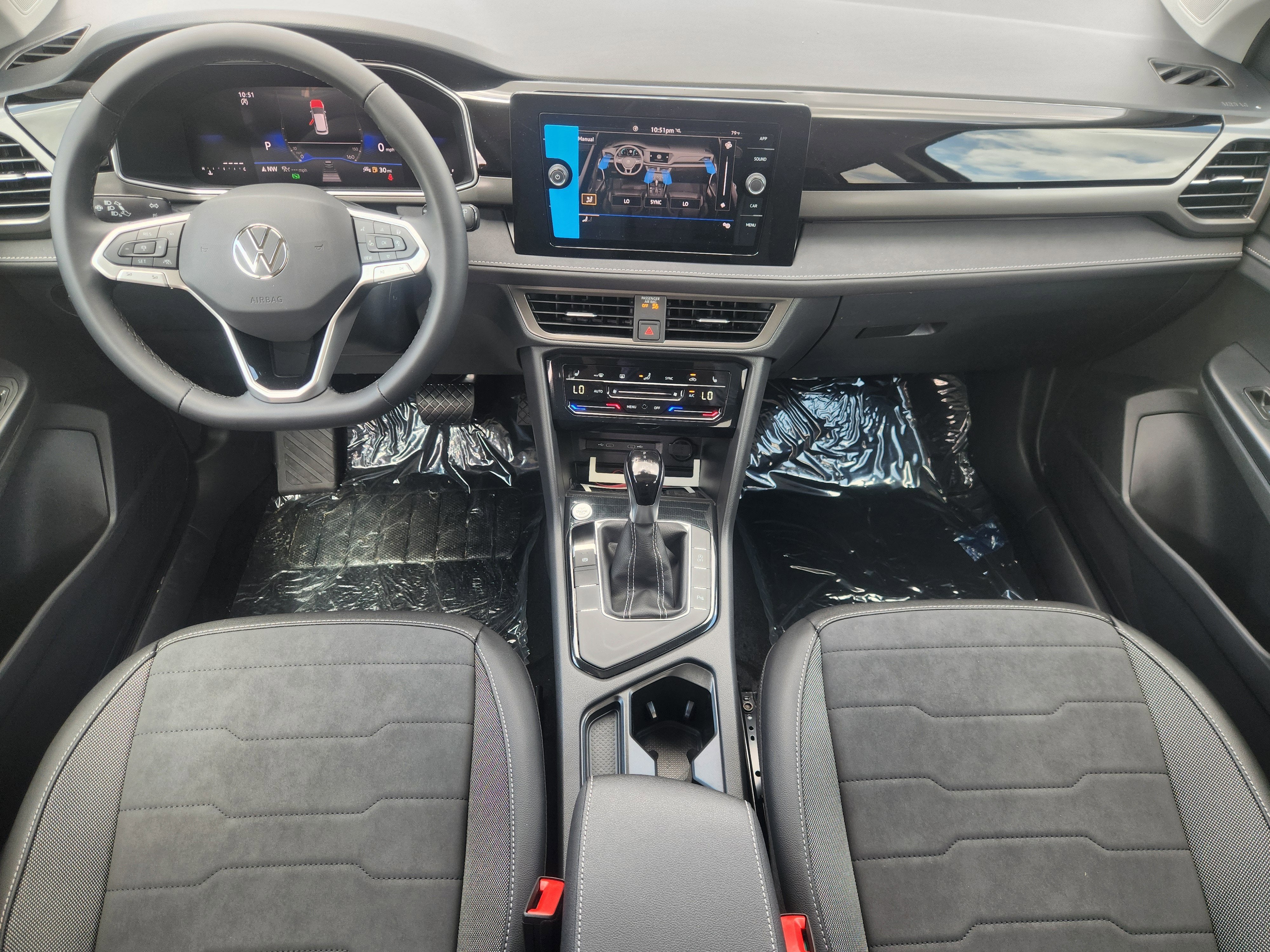 2026 Volkswagen Taos SE Black