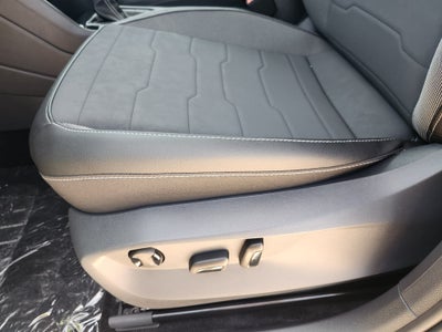 2026 Volkswagen Taos SE Black
