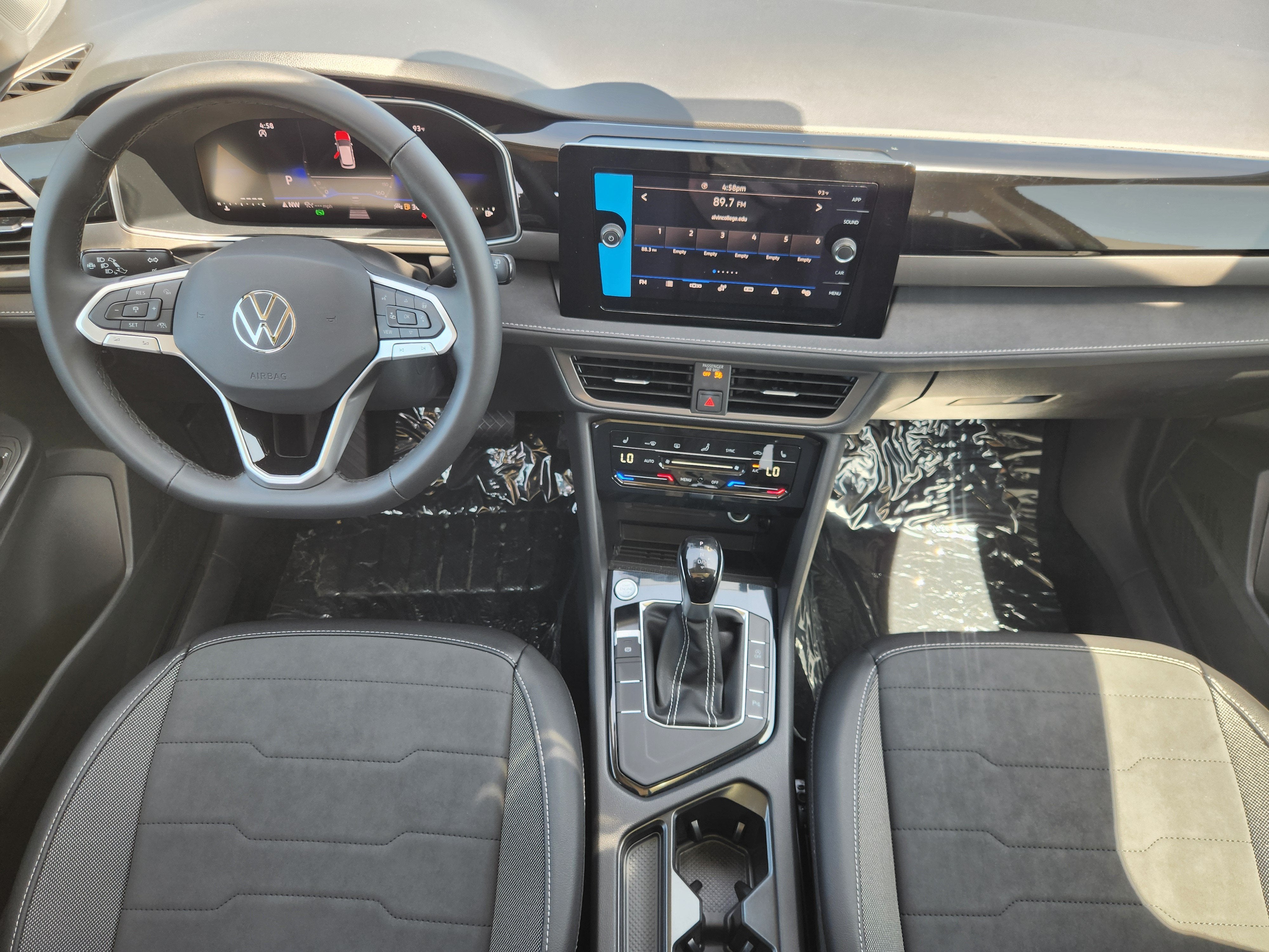 2026 Volkswagen Taos SE Black