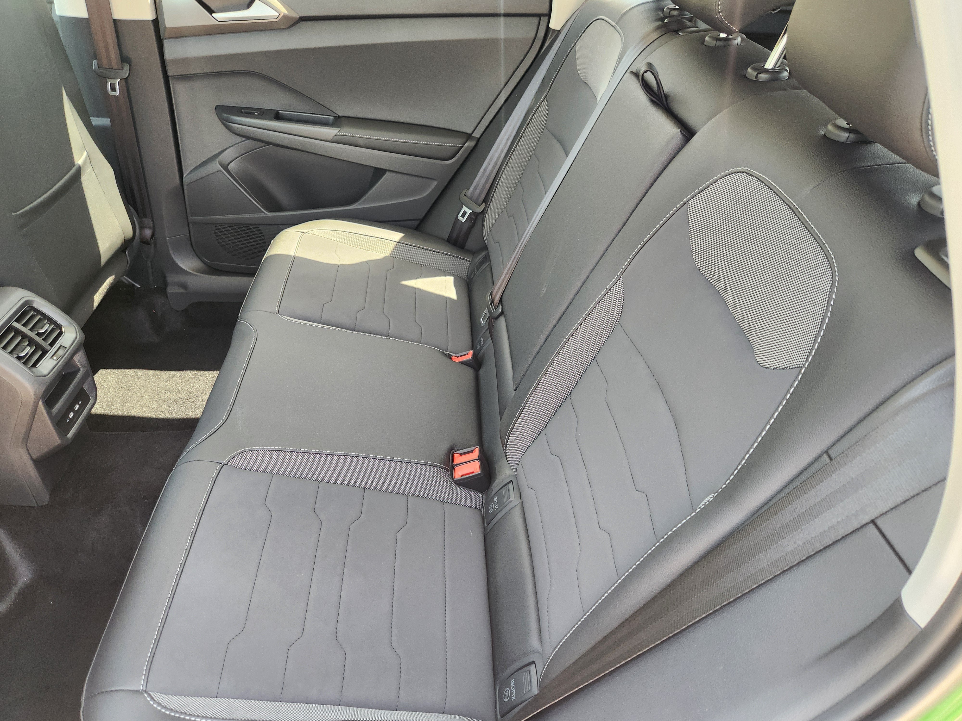 2026 Volkswagen Taos SE Black