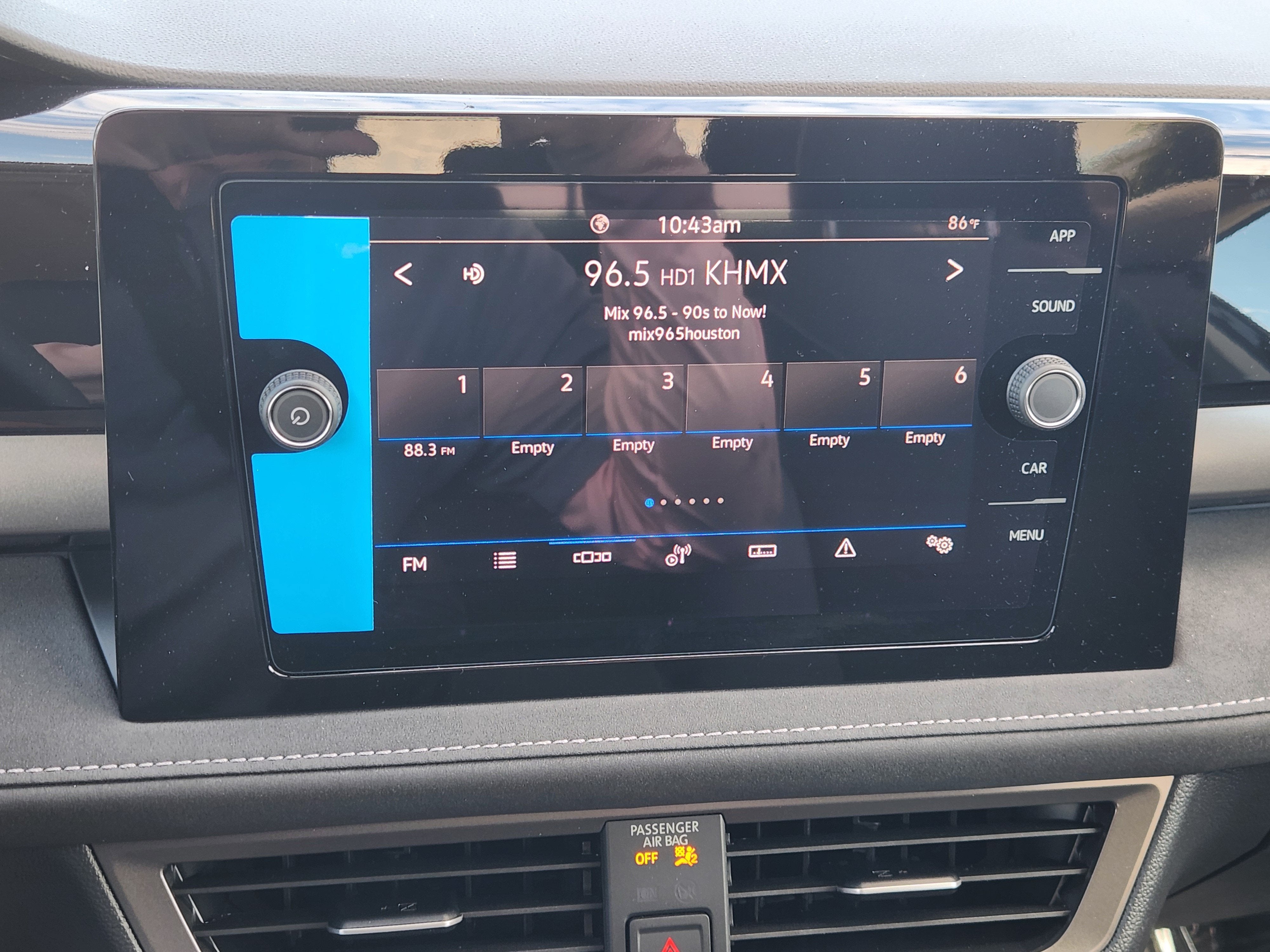 2027 Volkswagen Taos SE Black