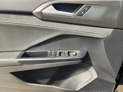 2027 Volkswagen Taos SE Black