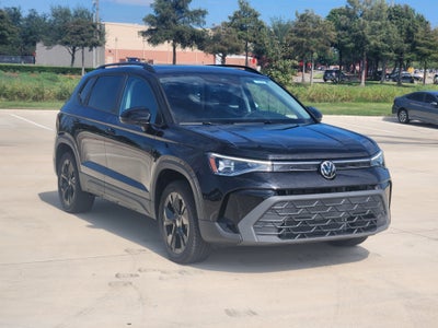 2027 Volkswagen Taos SE Black