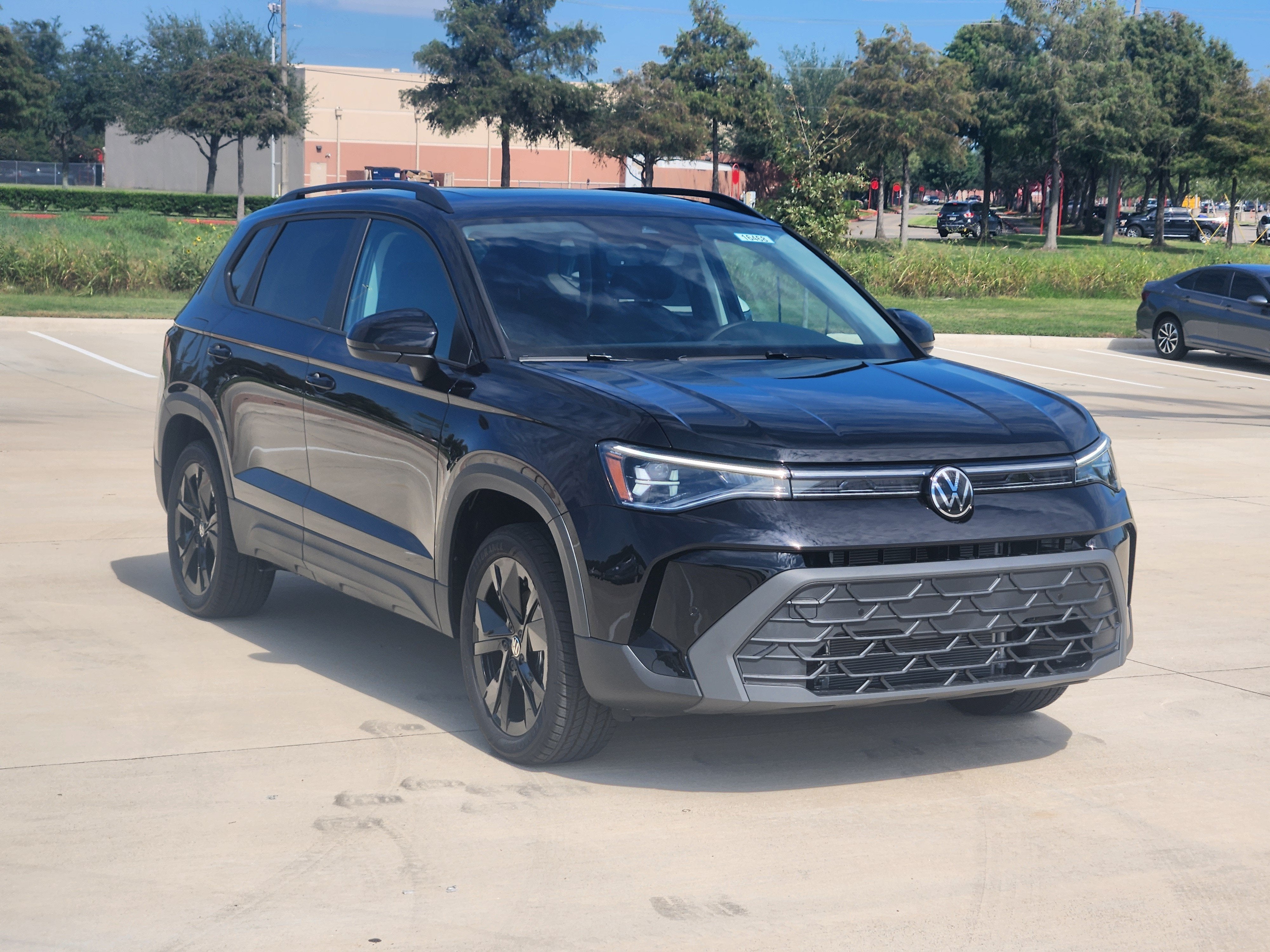 2027 Volkswagen Taos SE Black
