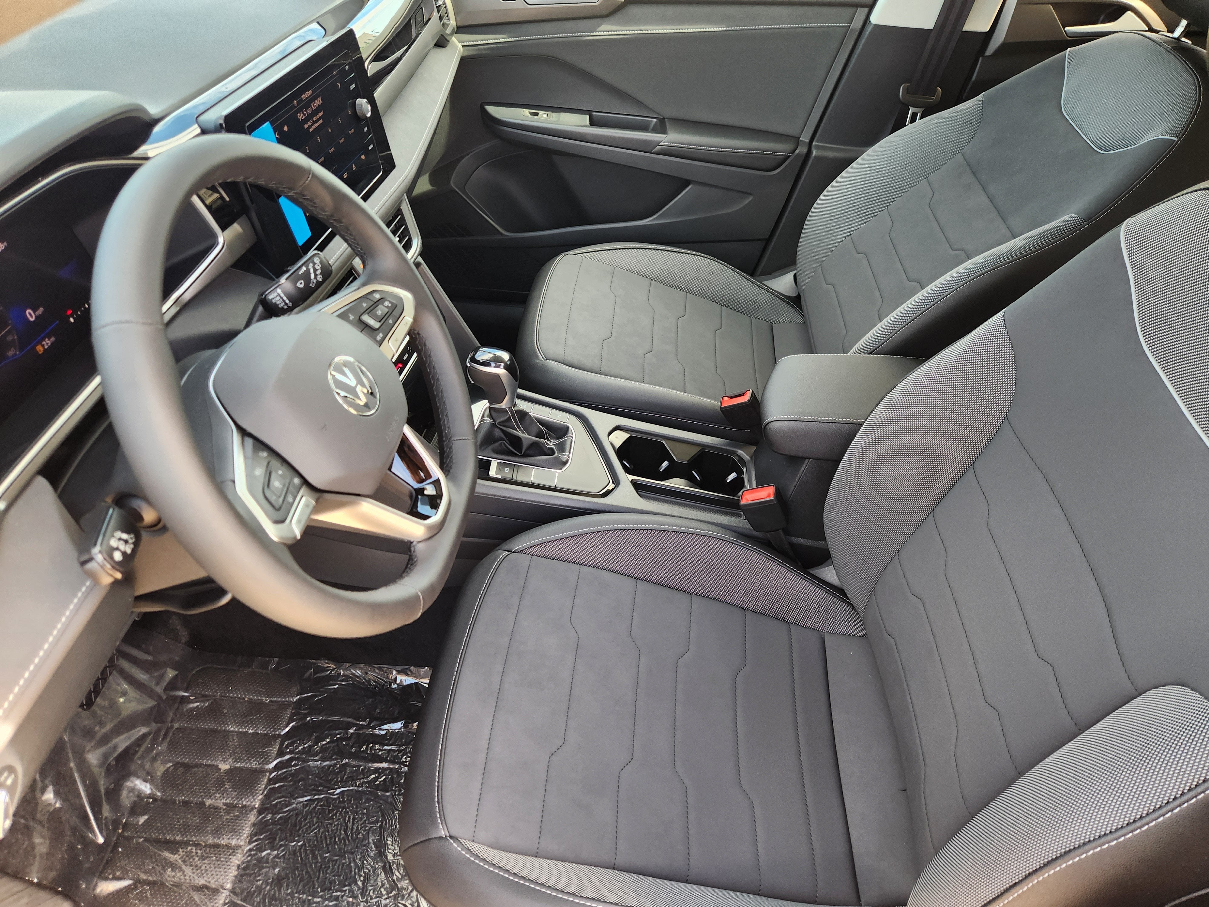 2027 Volkswagen Taos SE Black