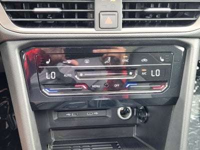 2027 Volkswagen Taos SE Black