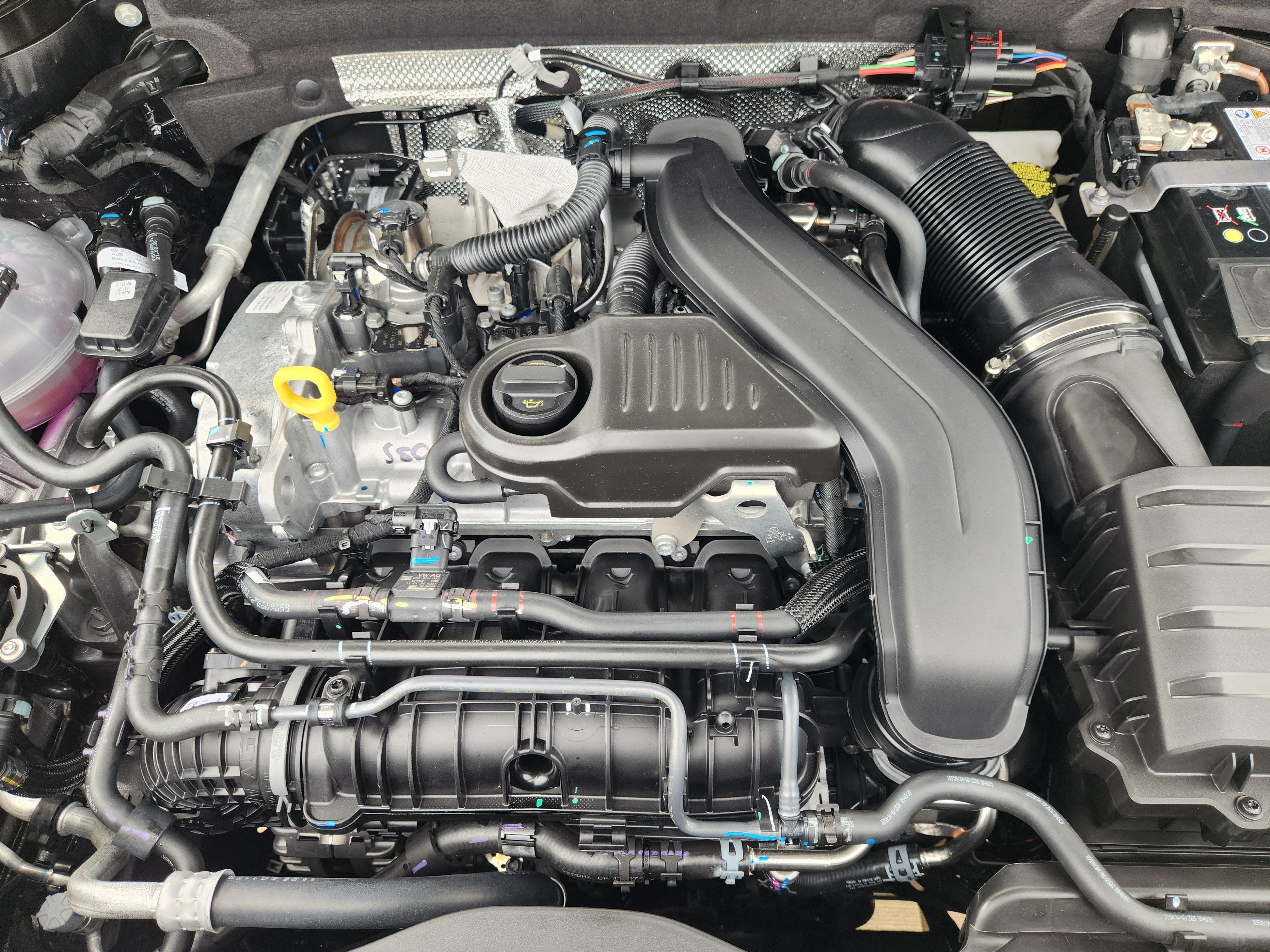 2027 Volkswagen Taos SE Black