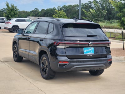 2027 Volkswagen Taos SE Black