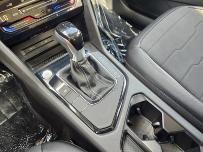 2027 Volkswagen Taos SE Black