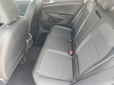 2027 Volkswagen Taos SE Black
