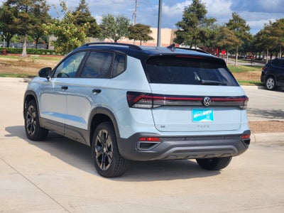 2027 Volkswagen Taos SE Black