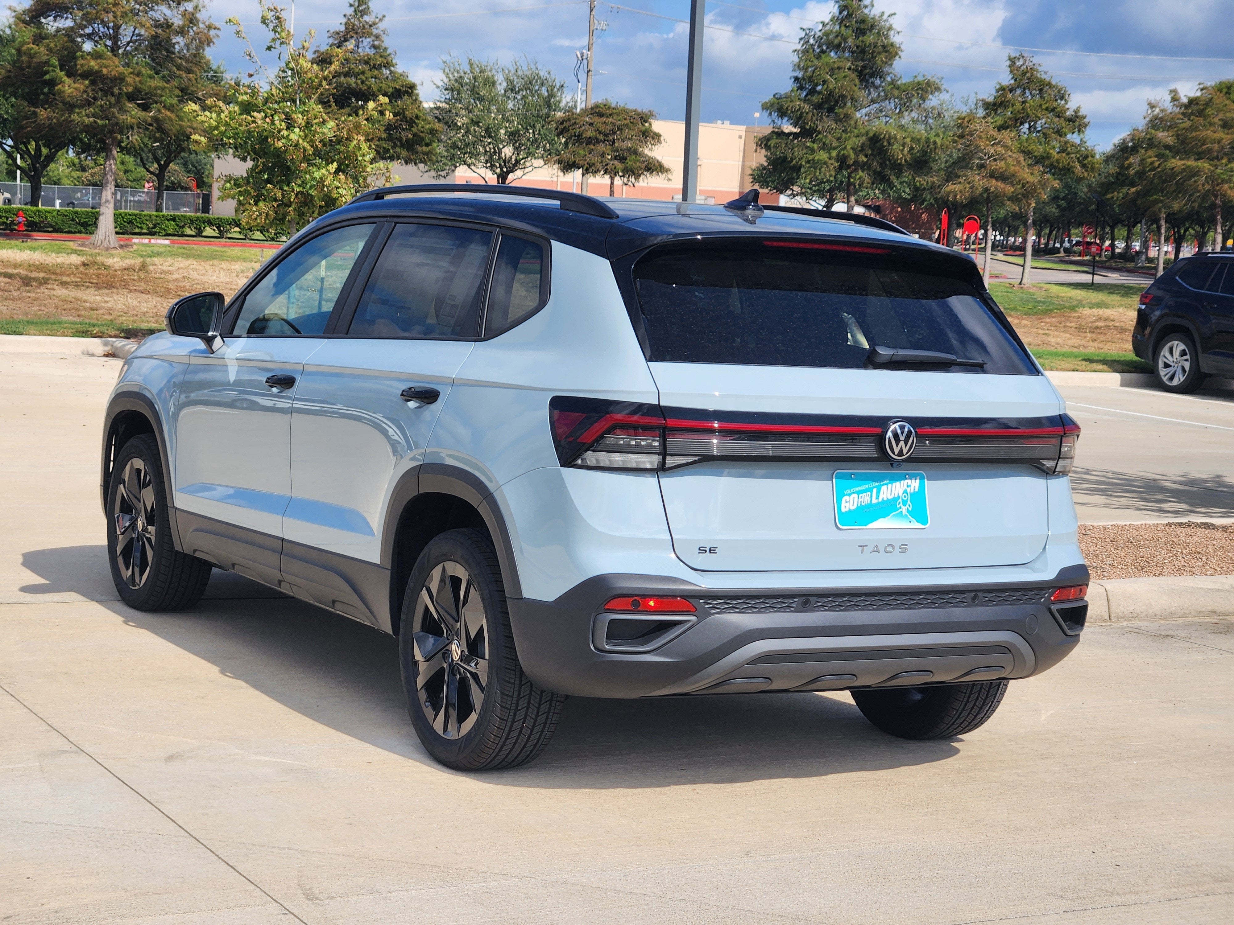 2027 Volkswagen Taos SE Black