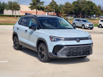 2027 Volkswagen Taos SE Black