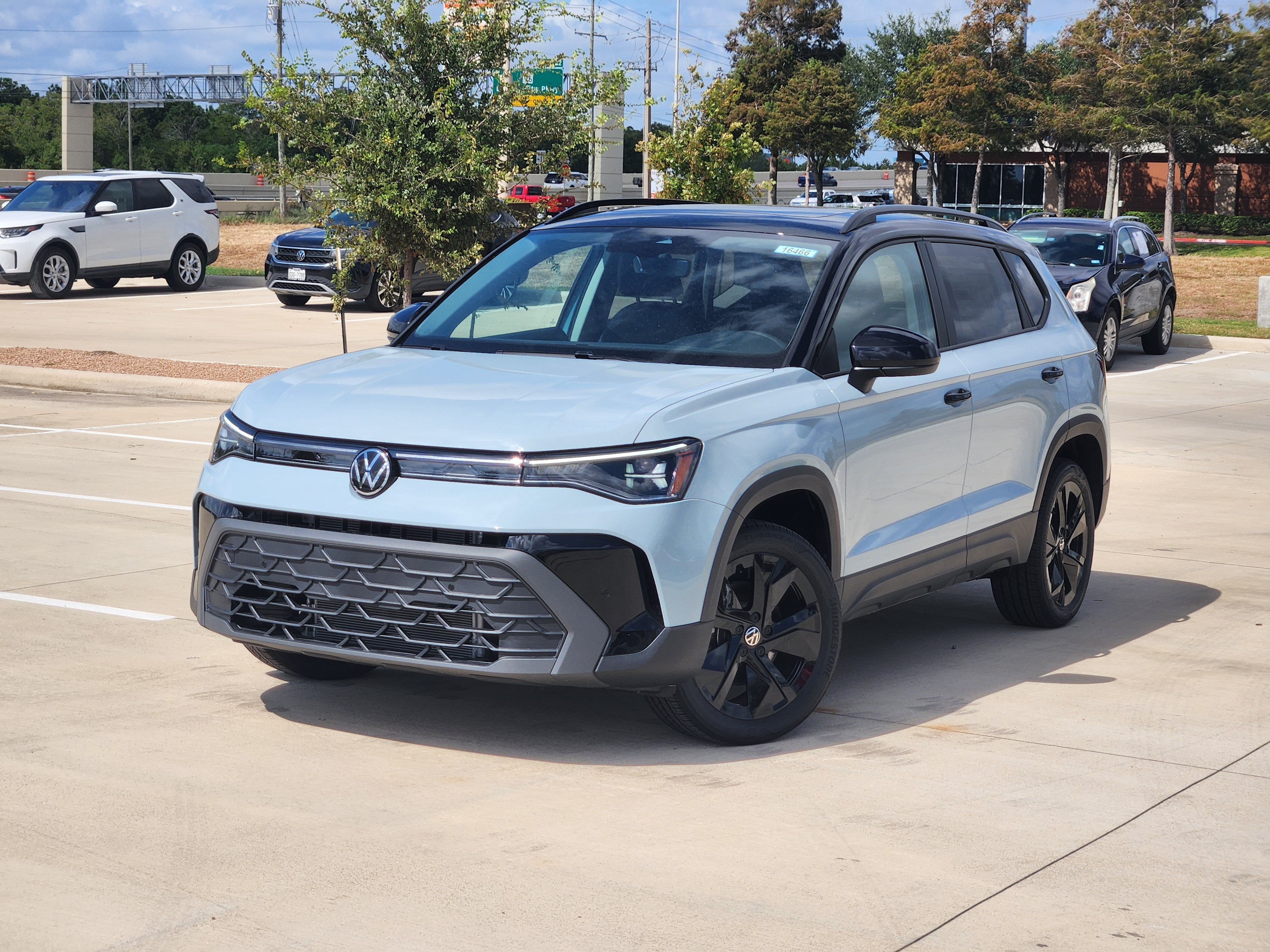 2027 Volkswagen Taos SE Black