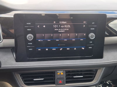2027 Volkswagen Taos SE Black