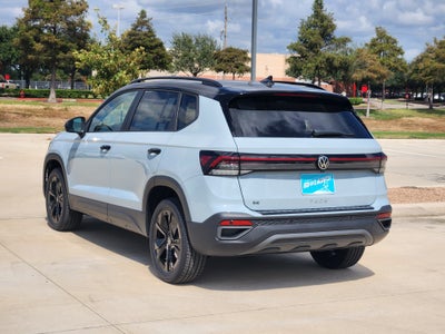 2027 Volkswagen Taos SE Black
